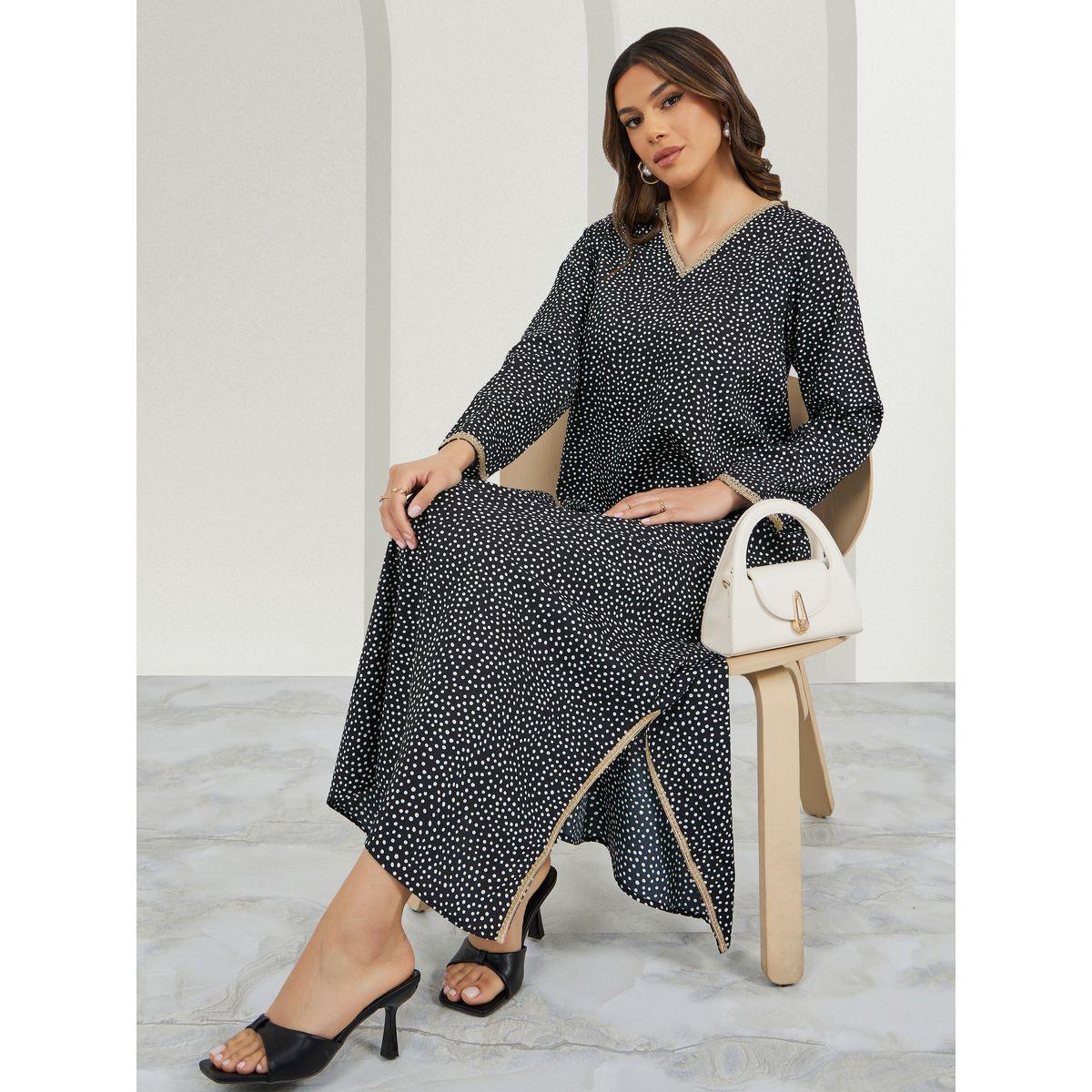 جلابية بنقشات نقاط بولكا كاملة وياقة V مع دانتيل-women-arabicclothing-jalabiyas-image-1