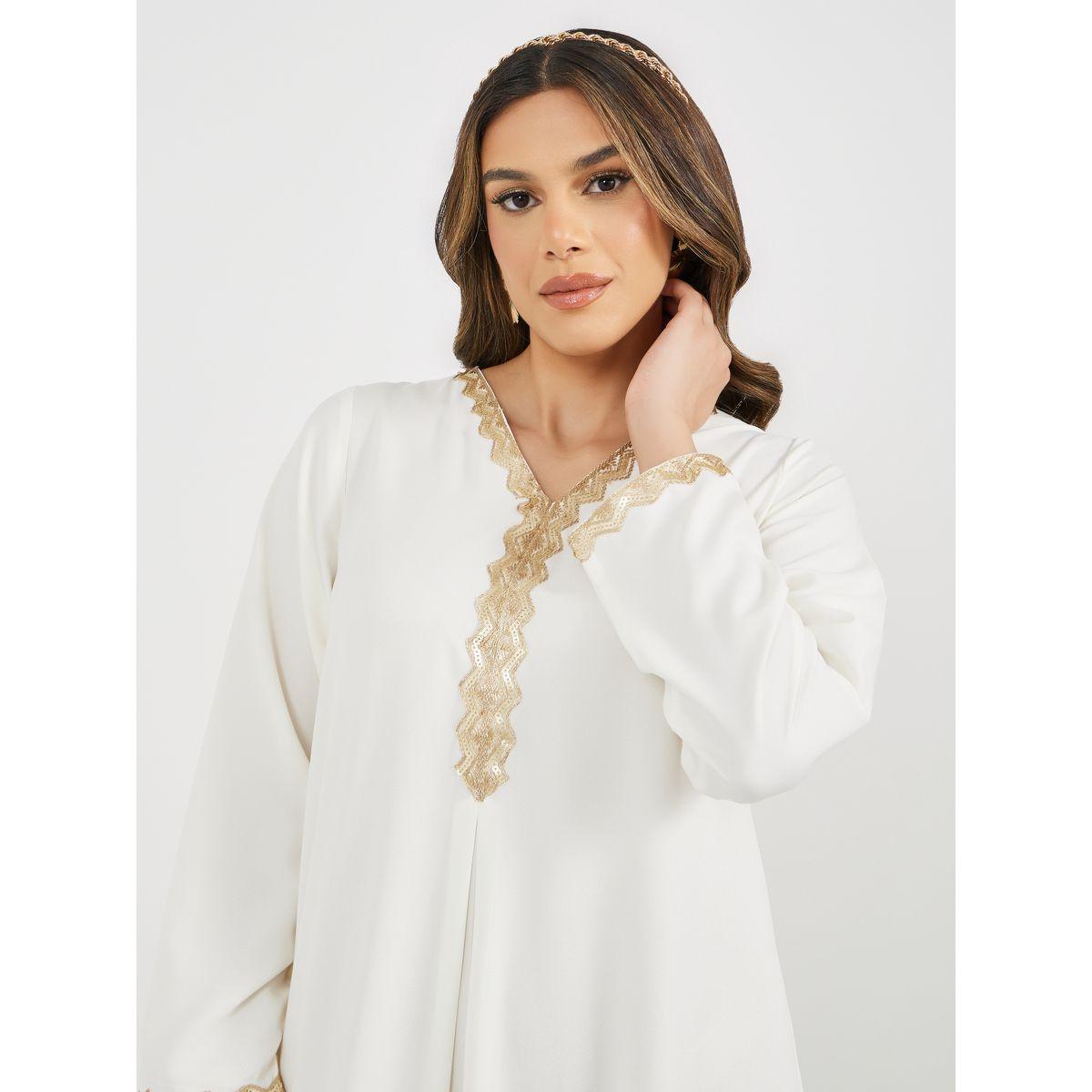 جلابية طويلة بحافة واسعة وتفاصيل دانتيل-women-arabicclothing-jalabiyas-image-5