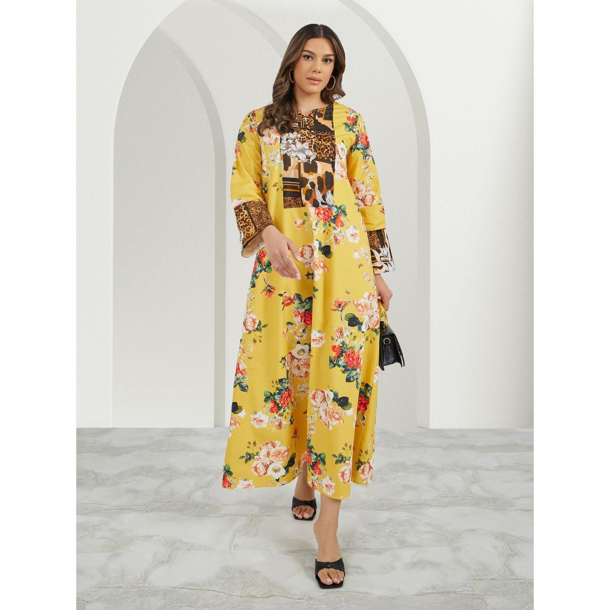 جلابية بنقشات زهور وفهد بطبعات كاملة وياقة نوتش-women-arabicclothing-jalabiyas-image-1