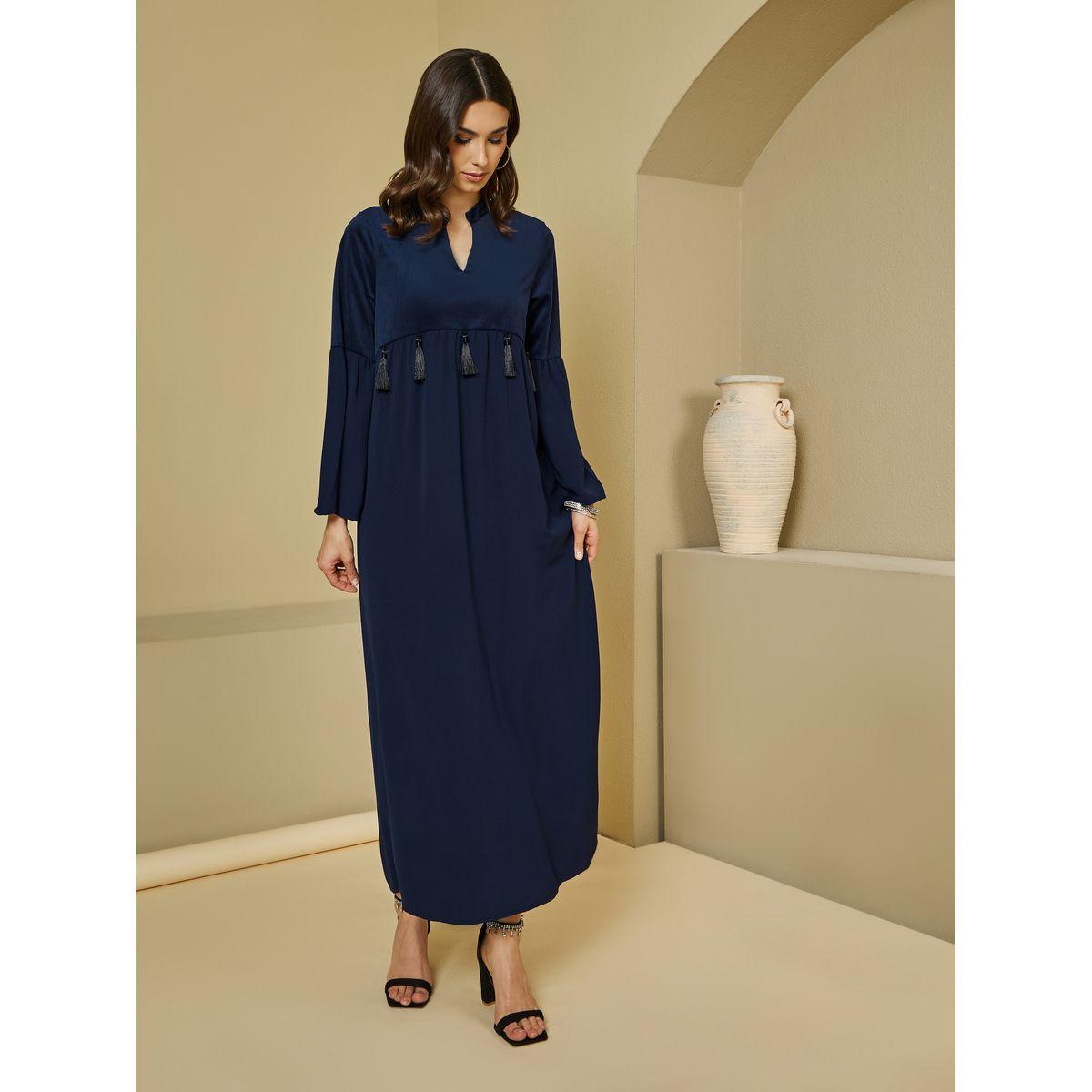 جلابية بتفاصيل بارزة الملمس وشراشيب-women-arabicclothing-jalabiyas-image-1