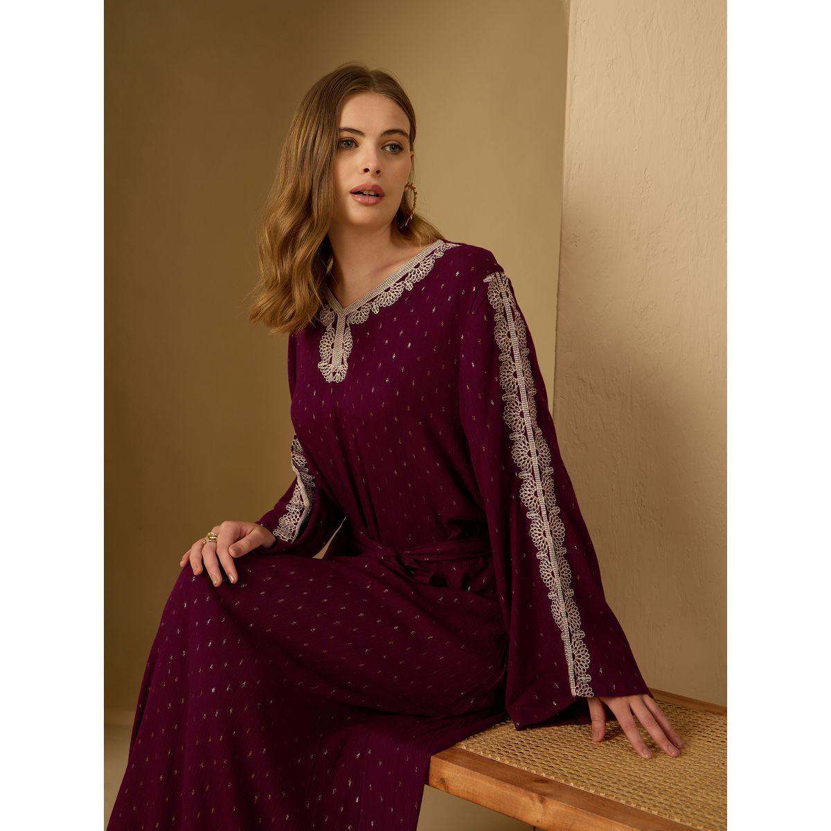 Styli Crinkled Embroidered Detail Jacquard Jalabiya with Fabric Belt-women-arabicclothing-jalabiyas-image-7