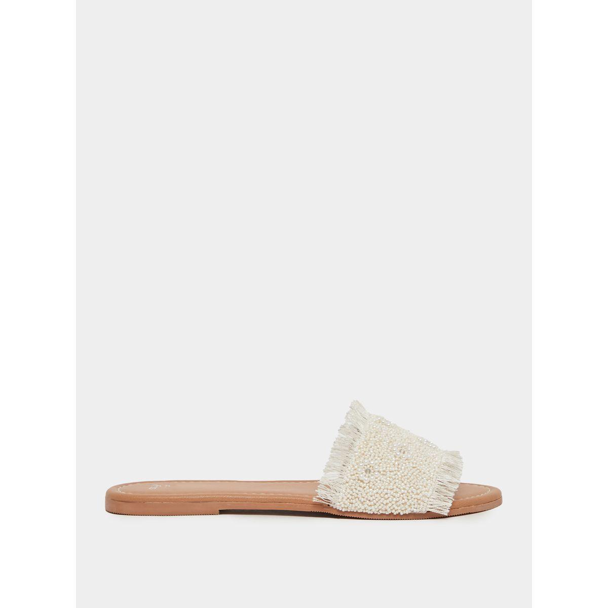 صندل مسطح مزين باللؤلؤ-women-shoes-sandals-flats-image-1