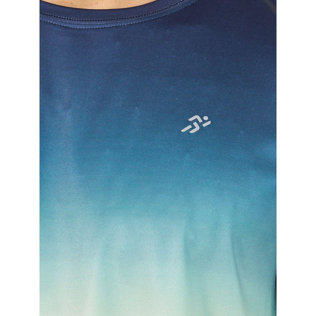 تيشيرت رياضي بطبعة تدرج الالوان مع شعار-men-clothing-sportswearandactivewear-tshirtsandpolos-image-2