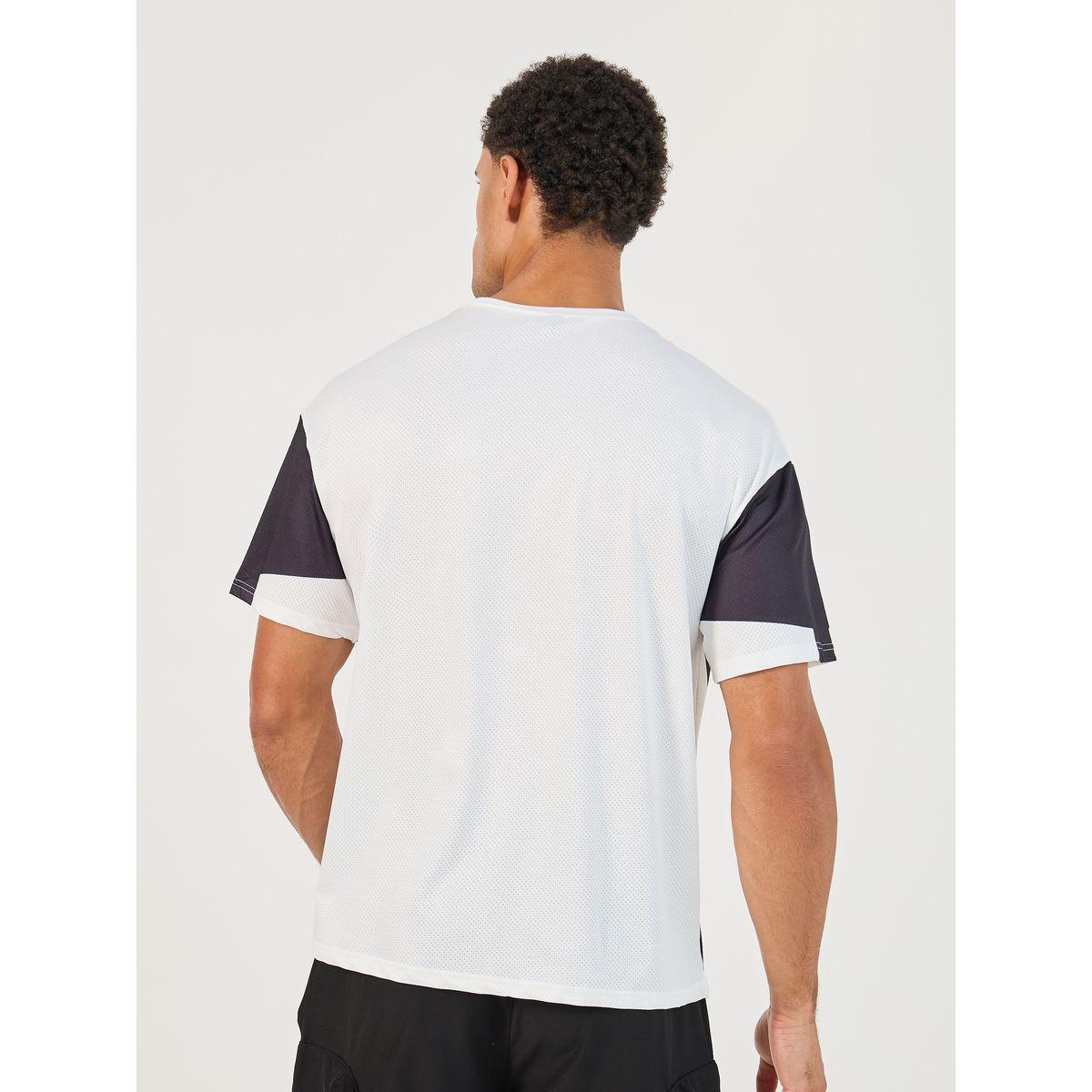 Color Block Athleisure Mesh Printed T-Shirt-men-clothing-sportswearandactivewear-tshirtsandpolos-image-4