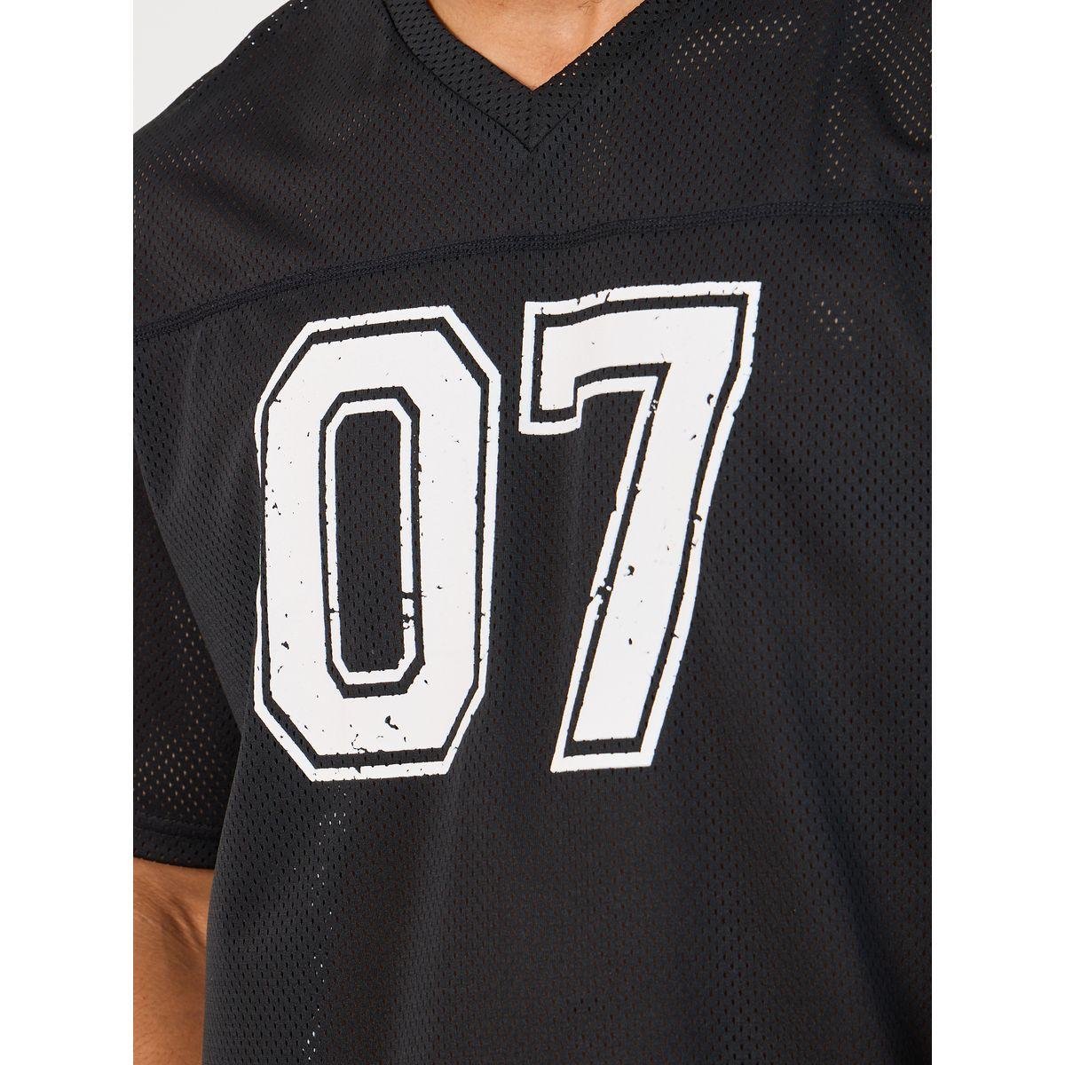 تيشيرت فضفاض بطبعة فارسيتي وتفاصيل مدروزة-men-clothing-sportswearandactivewear-tshirtsandpolos-image-4