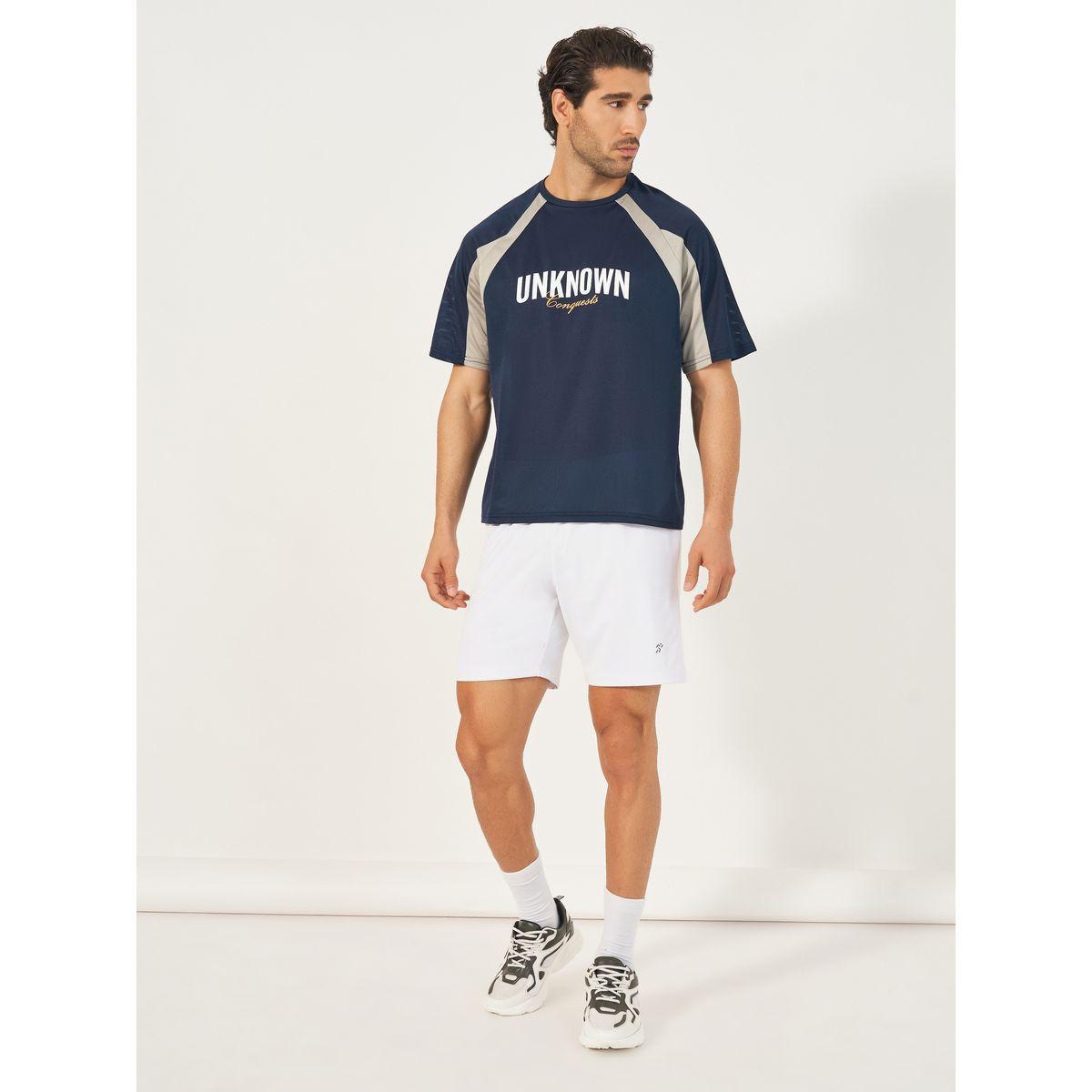 تيشيرت رياضي خفيف الوزن بتفاصيل مُتباينة-men-clothing-sportswearandactivewear-tshirtsandpolos-image-2