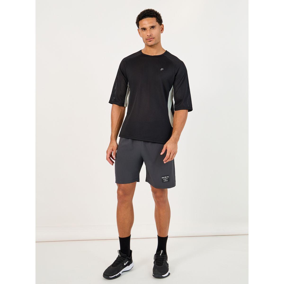 Contrast Panel Ultra Lightweight Mesh Oversized Training T-Shirt-men-clothing-sportswearandactivewear-tshirtsandpolos-image-2