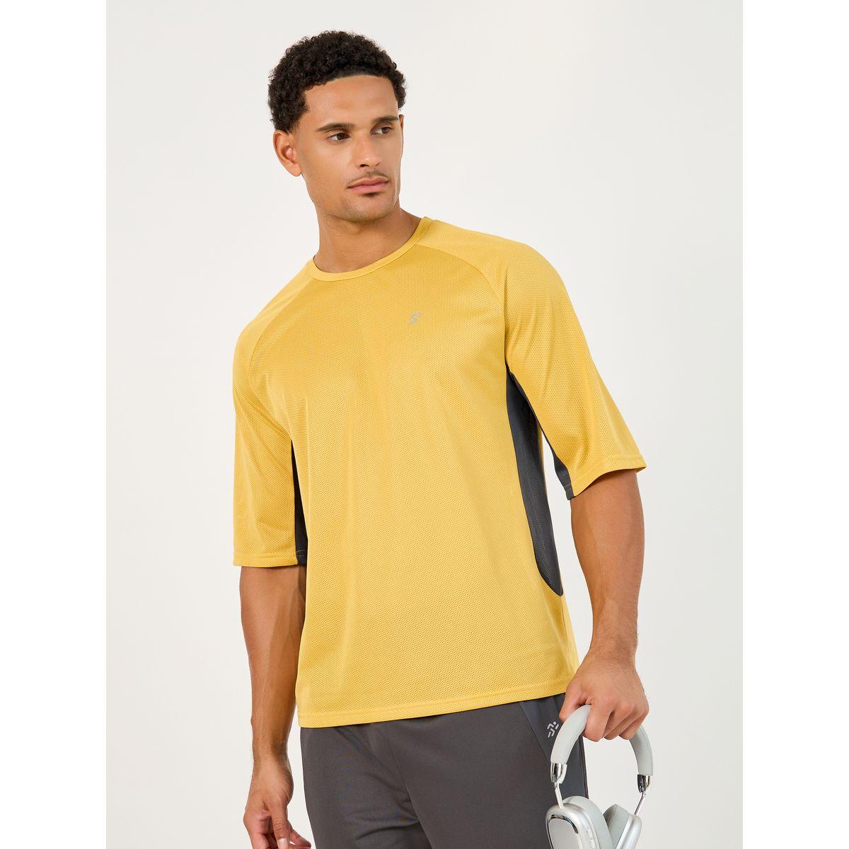 تيشيرت رياضي فضفاض بتفاصيل مُتباينة-men-clothing-sportswearandactivewear-tshirtsandpolos-image-1