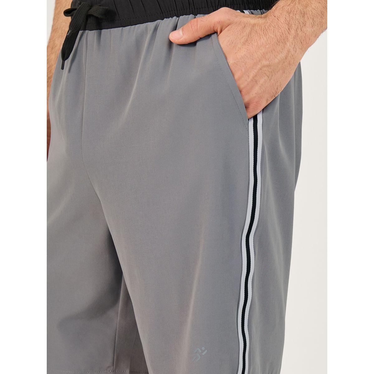 شورت رياضي بخصر بتفاصيل مُتباينة وأربطة-sports-men-clothing-bottoms-image-3
