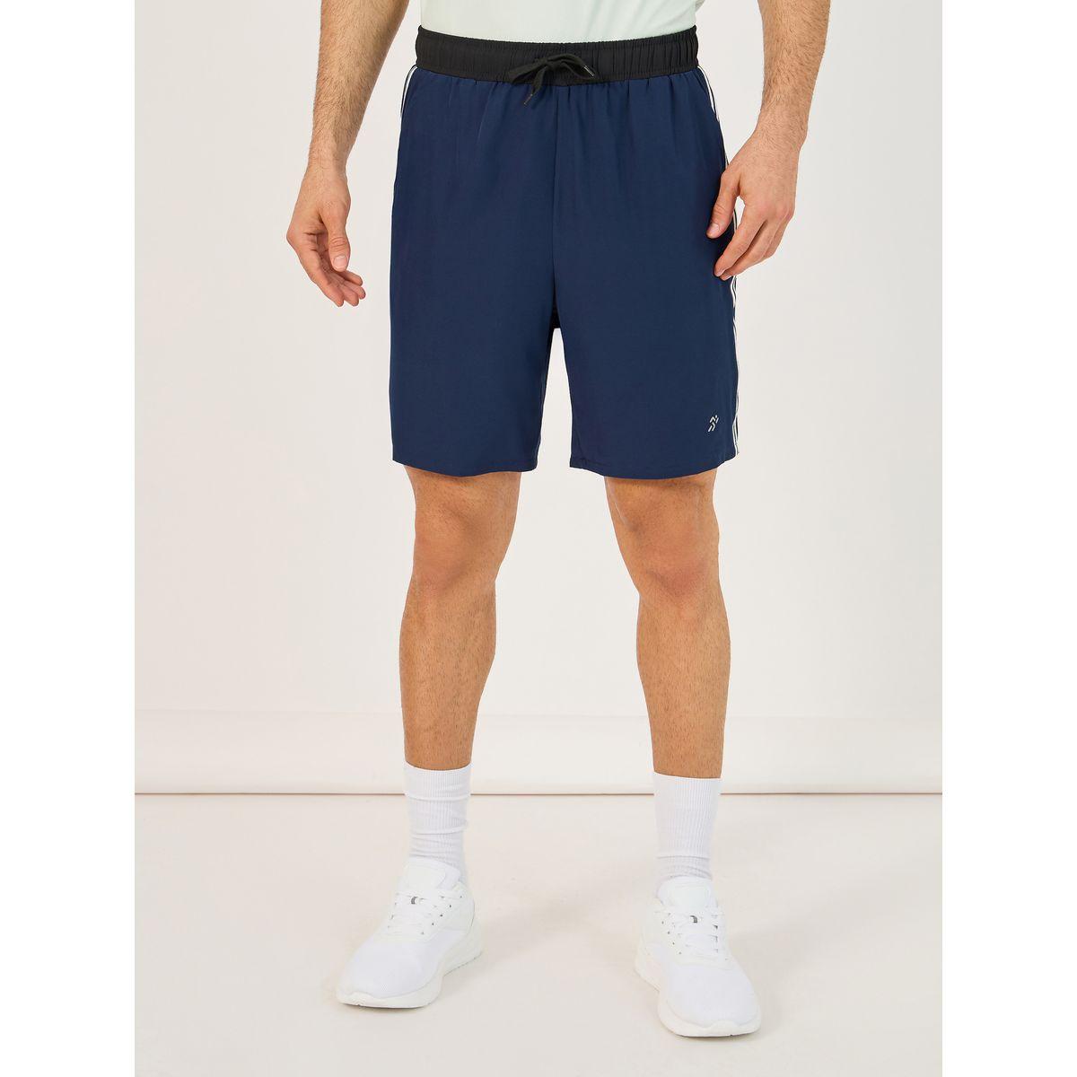 شورت رياضي بخصر بتفاصيل مُتباينة وأربطة-sports-men-clothing-bottoms-image-1