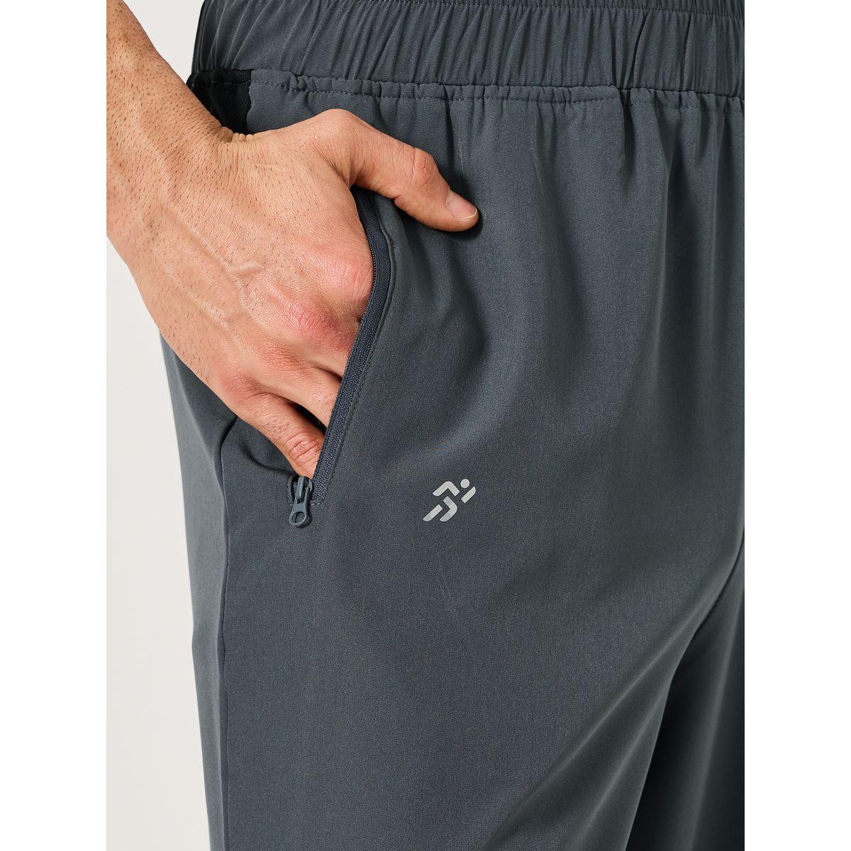 بنطال رياضي بتفاصيل متباينة مع سحاب-men-clothing-sportswearandactivewear-bottoms-joggers-image-3
