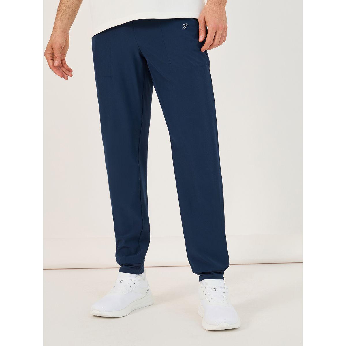 بنطال رياضي بقصة سليم فت وتفاصيل خياطة-men-clothing-sportswearandactivewear-bottoms-image-1