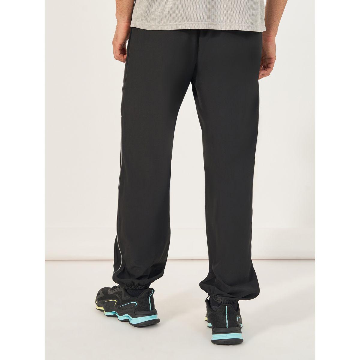 بنطال رياضي بنمط كارجو وتفاصيل مُتباينة-sports-men-clothing-bottoms-image-4