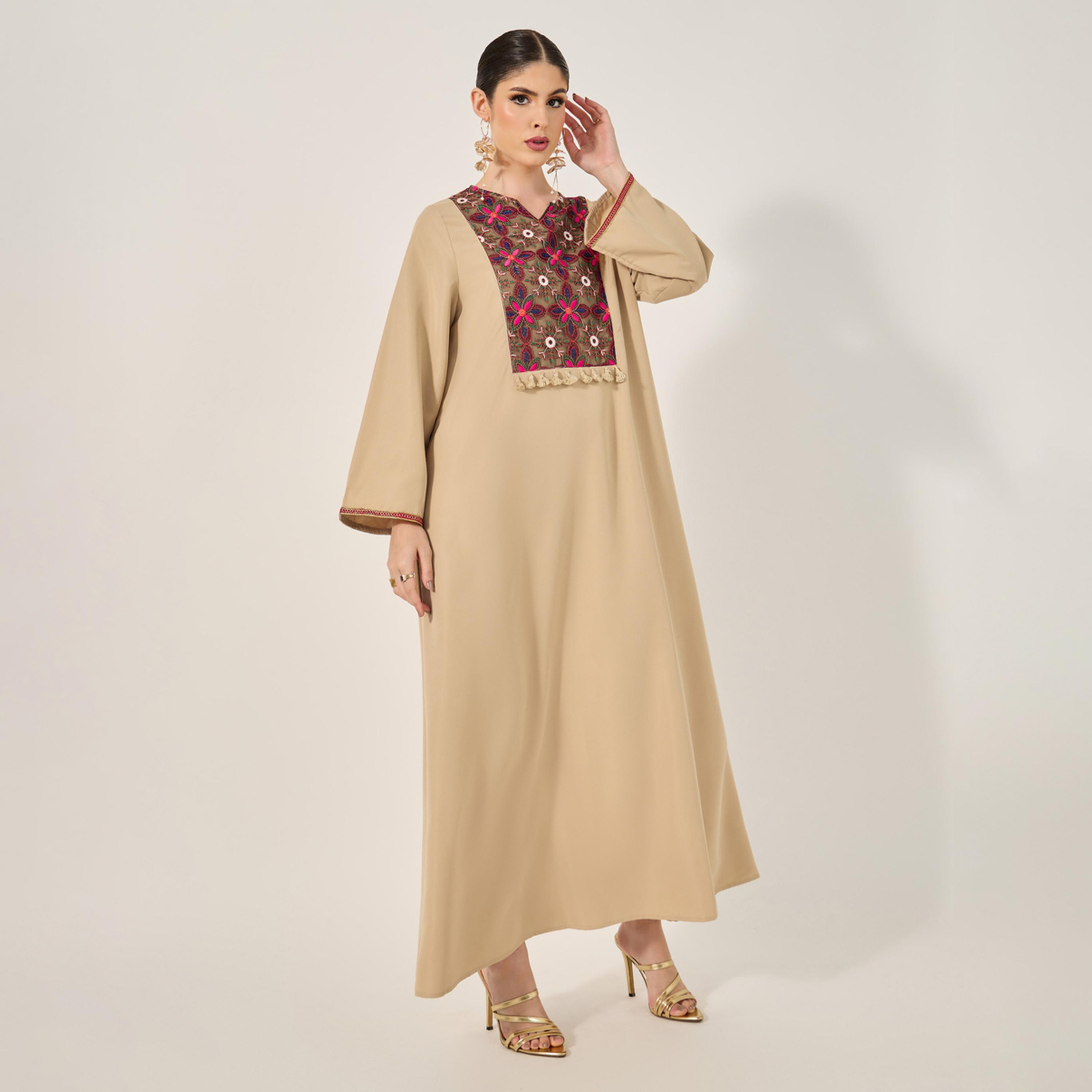 Styli Jalabiya With Embroidery Patch Dã©Cor At Neck With Tassel Trims-women-arabicclothing-jalabiyas-image-2
