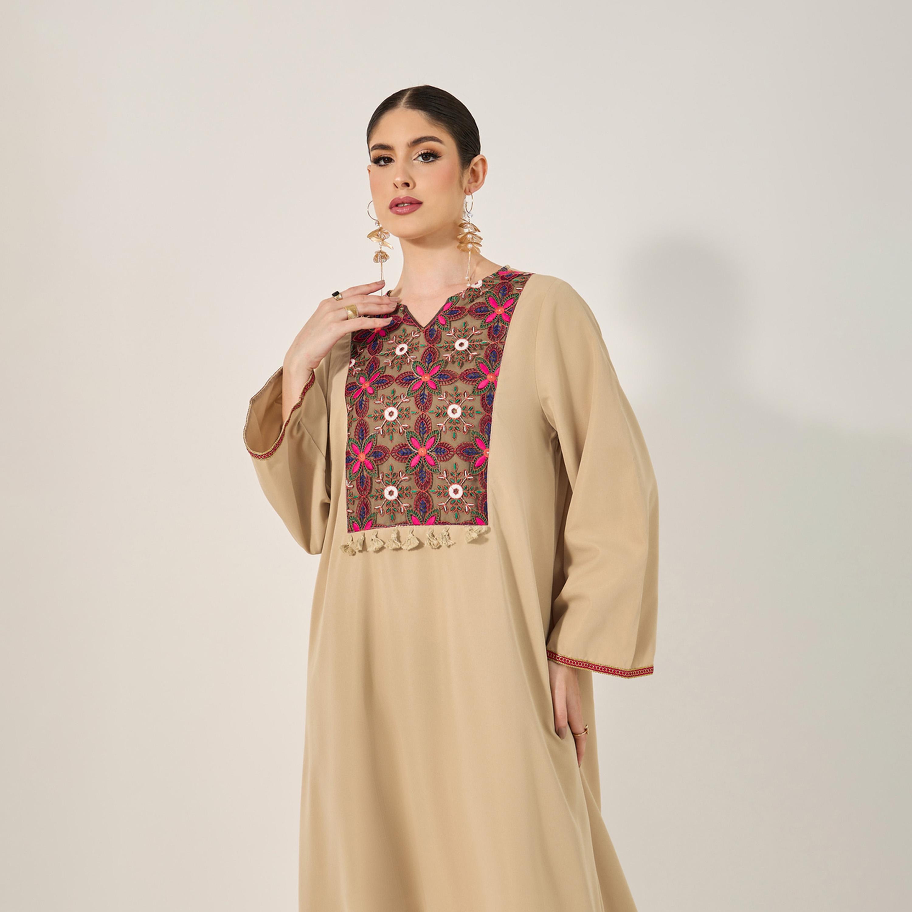 Styli Jalabiya With Embroidery Patch Dã©Cor At Neck With Tassel Trims-women-arabicclothing-jalabiyas-image-3