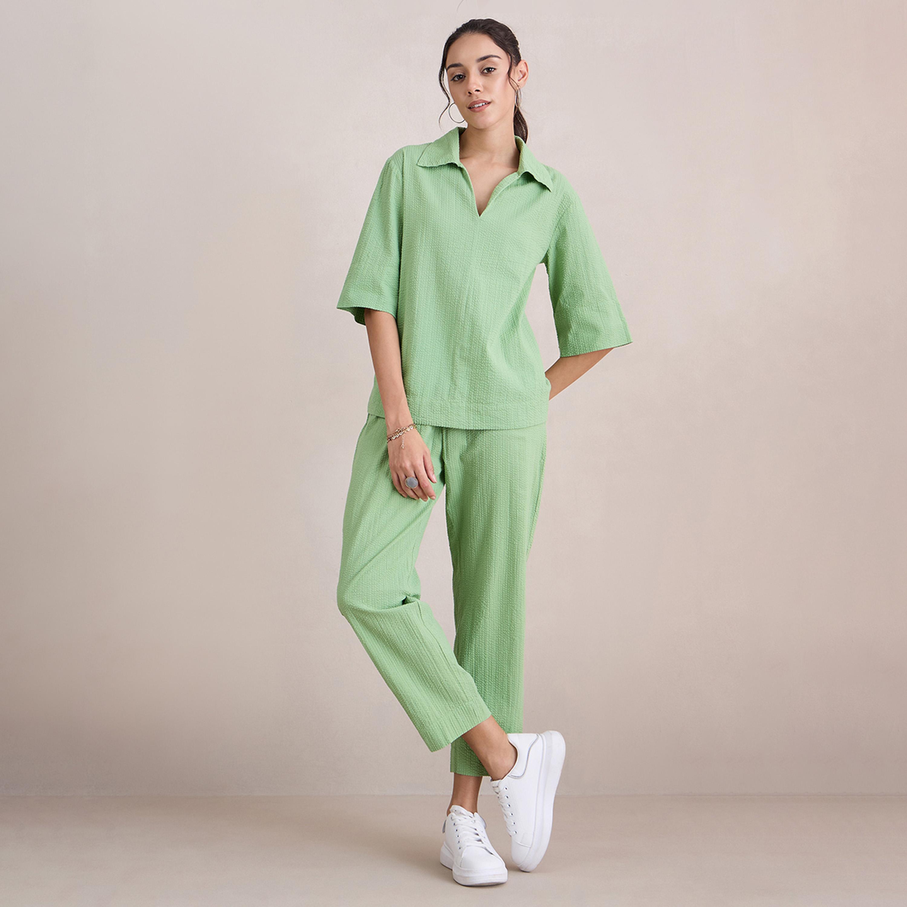 فيميلا × ستايلي - قميص وبنطال من قماش السيرساكر المزخرف-women-clothing-coordsets-image-7