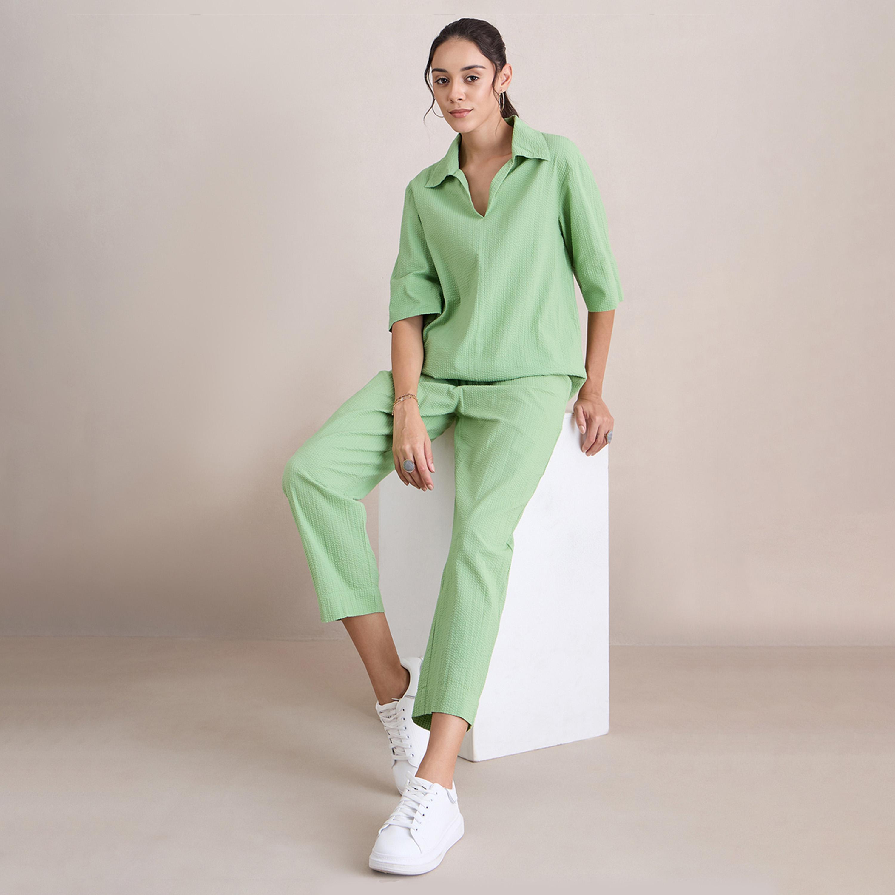 فيميلا × ستايلي - قميص وبنطال من قماش السيرساكر المزخرف-women-clothing-coordsets-image-8