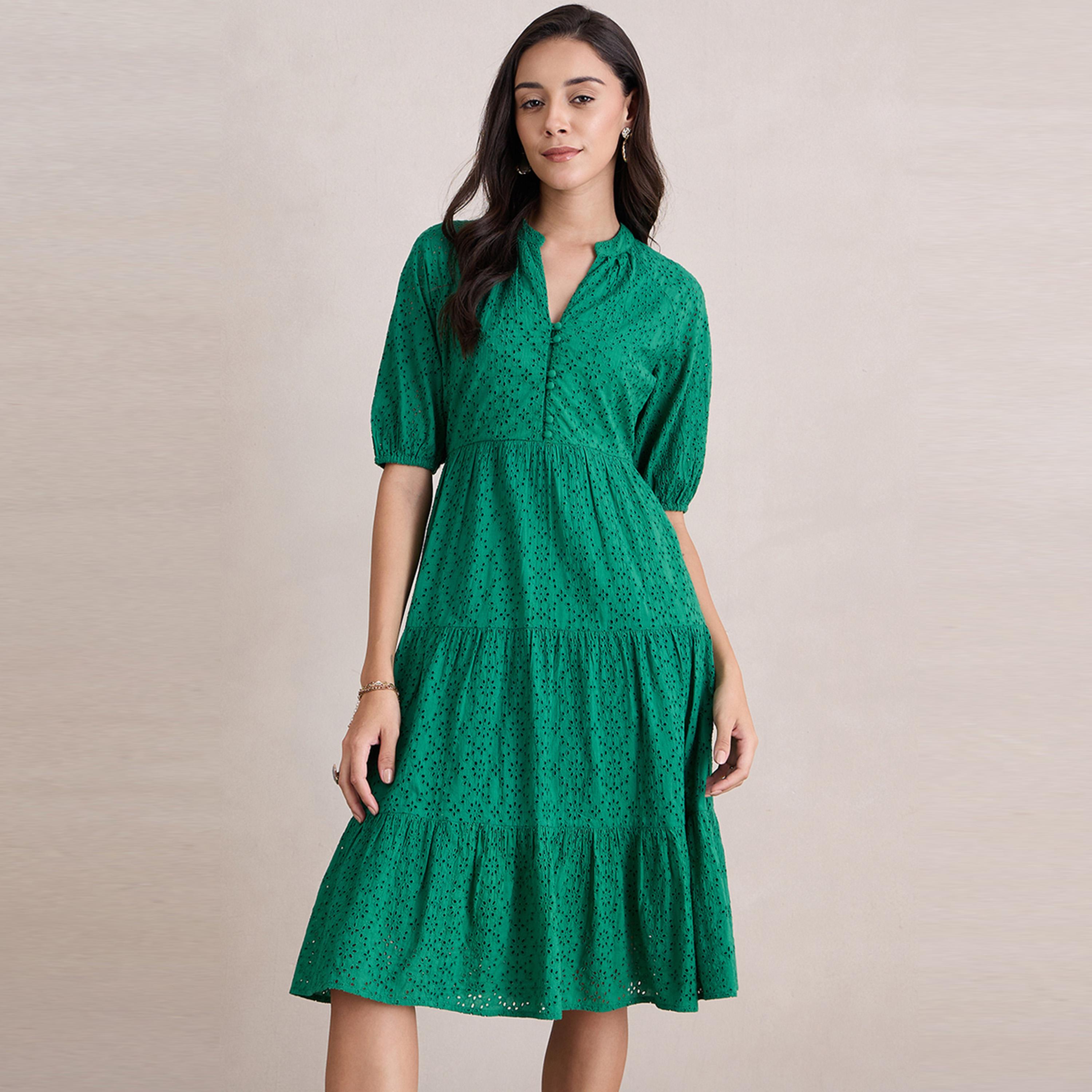 فستان طويل شيفلي مزين بكسرات فِميلا × ستايلي-women-clothing-dresses-image-1