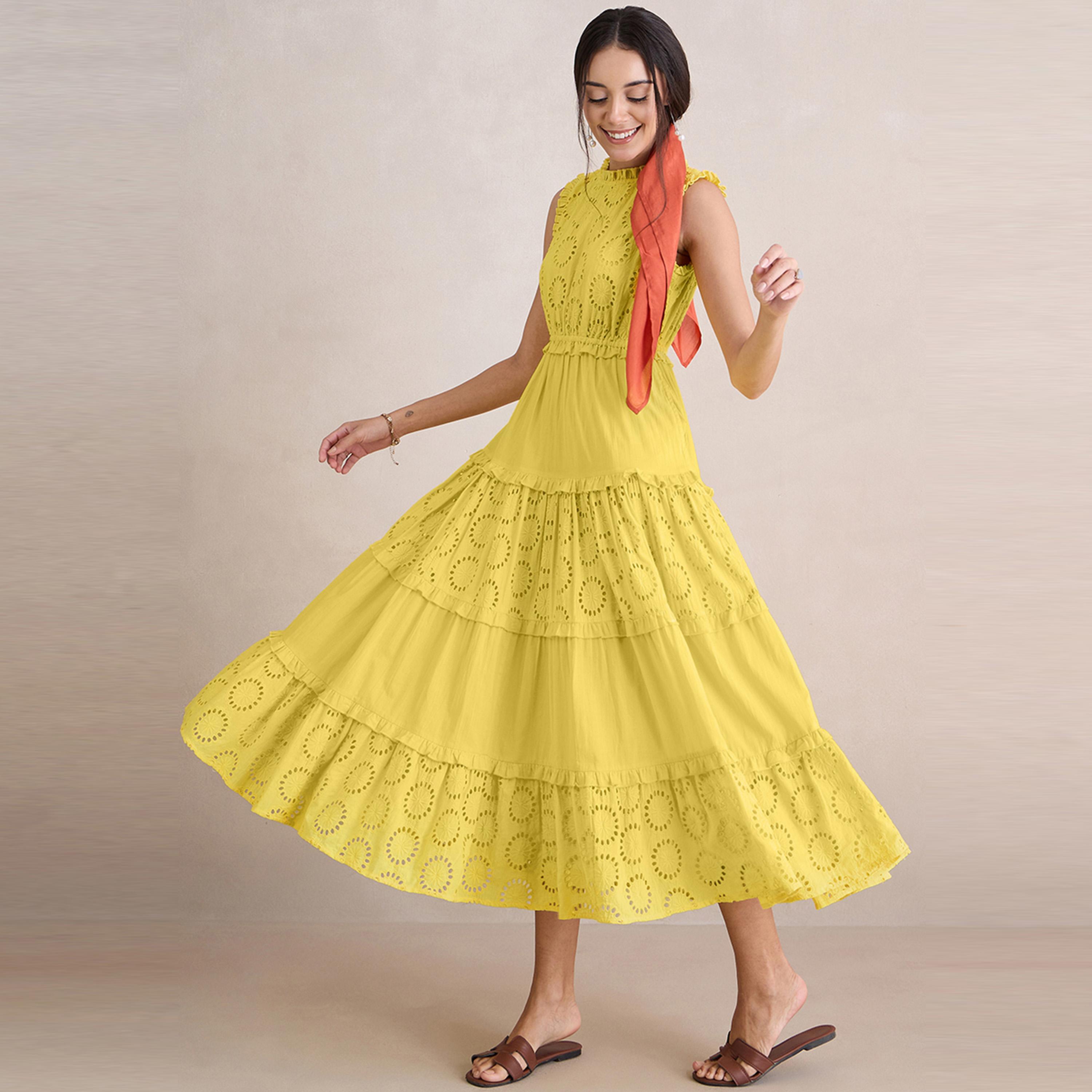 فستان ميدي شيفلي مزين بكسرات وكشكش فِميلا × ستايلي-women-clothing-dresses-image-3