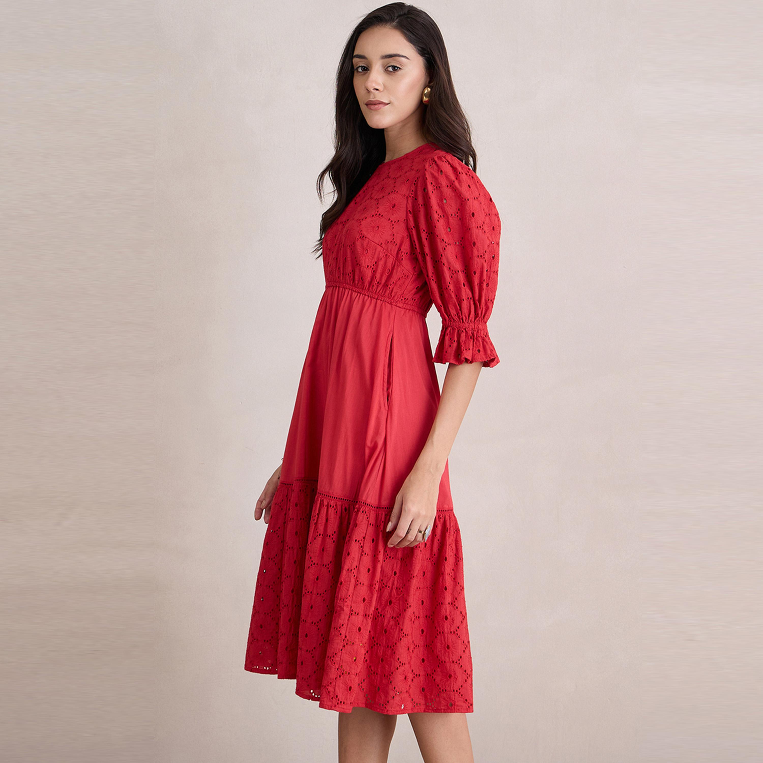 فستان ميدي شيفلي مزين بكسرات فِميلا × ستايلي-women-clothing-dresses-image-2