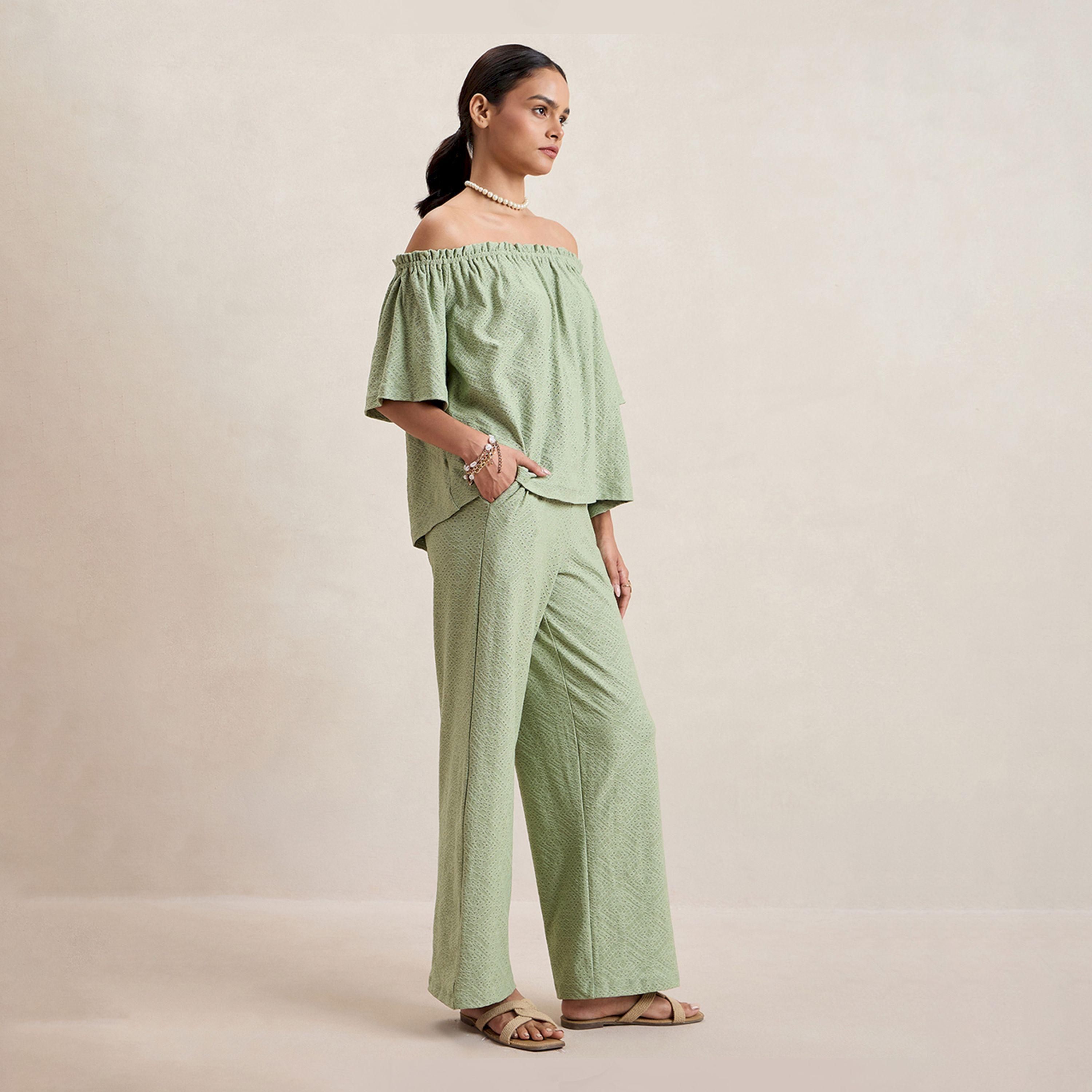 بلوزة شيفلي محبوكة بأكتاف مكشوفة فِميلا × ستايلي-women-clothing-tshirts-image-3
