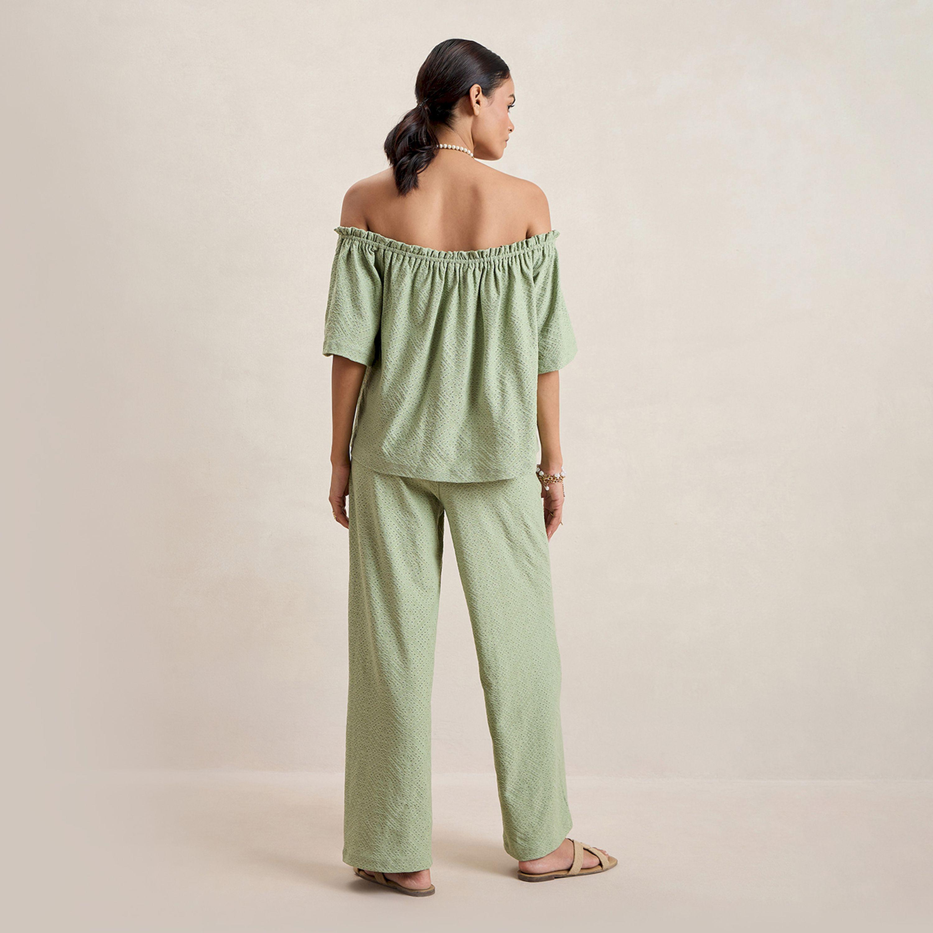 بلوزة شيفلي محبوكة بأكتاف مكشوفة فِميلا × ستايلي-women-clothing-tshirts-image-8