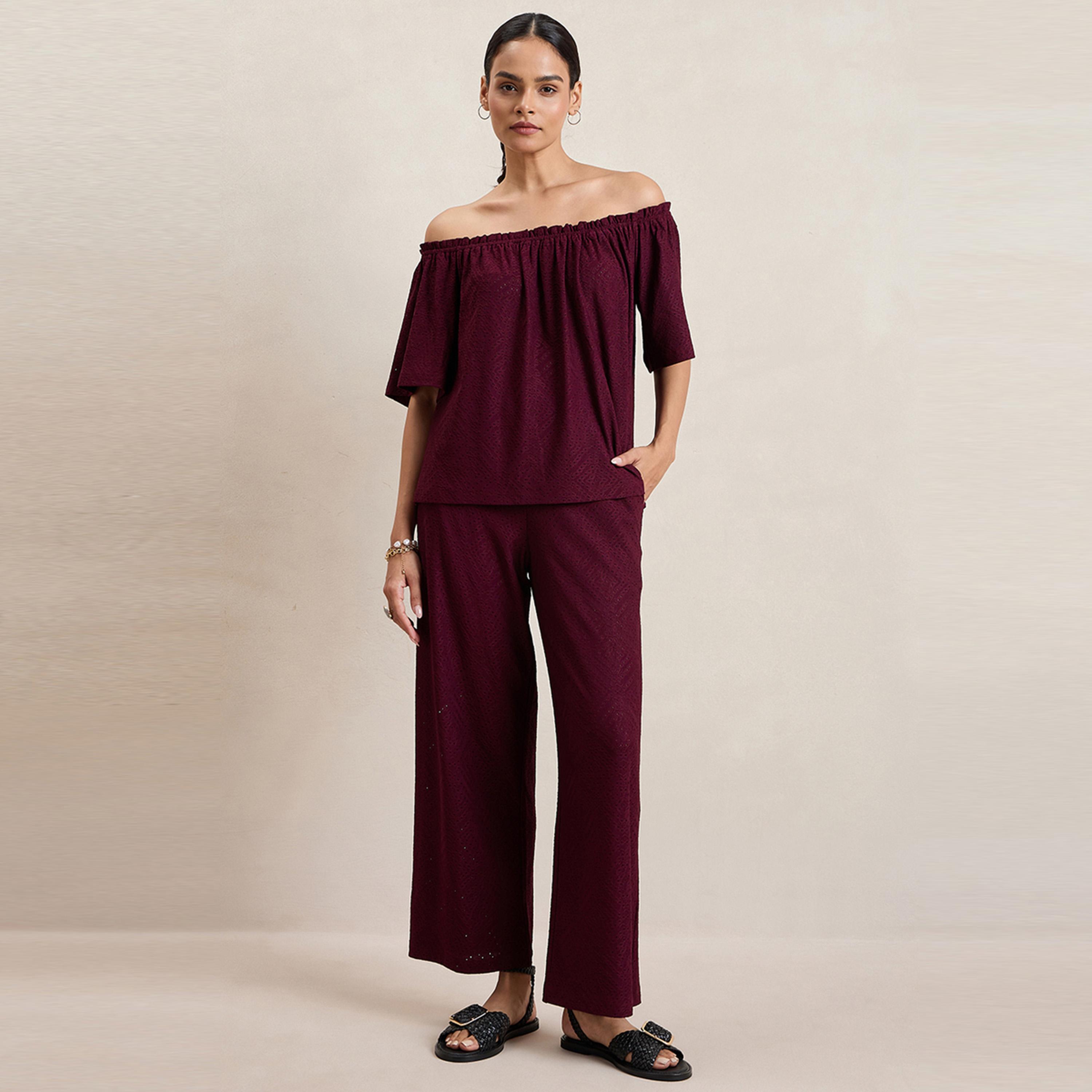 بلوزة شيفلي محبوكة بأكتاف مكشوفة فِميلا × ستايلي-women-clothing-tshirts-image-2