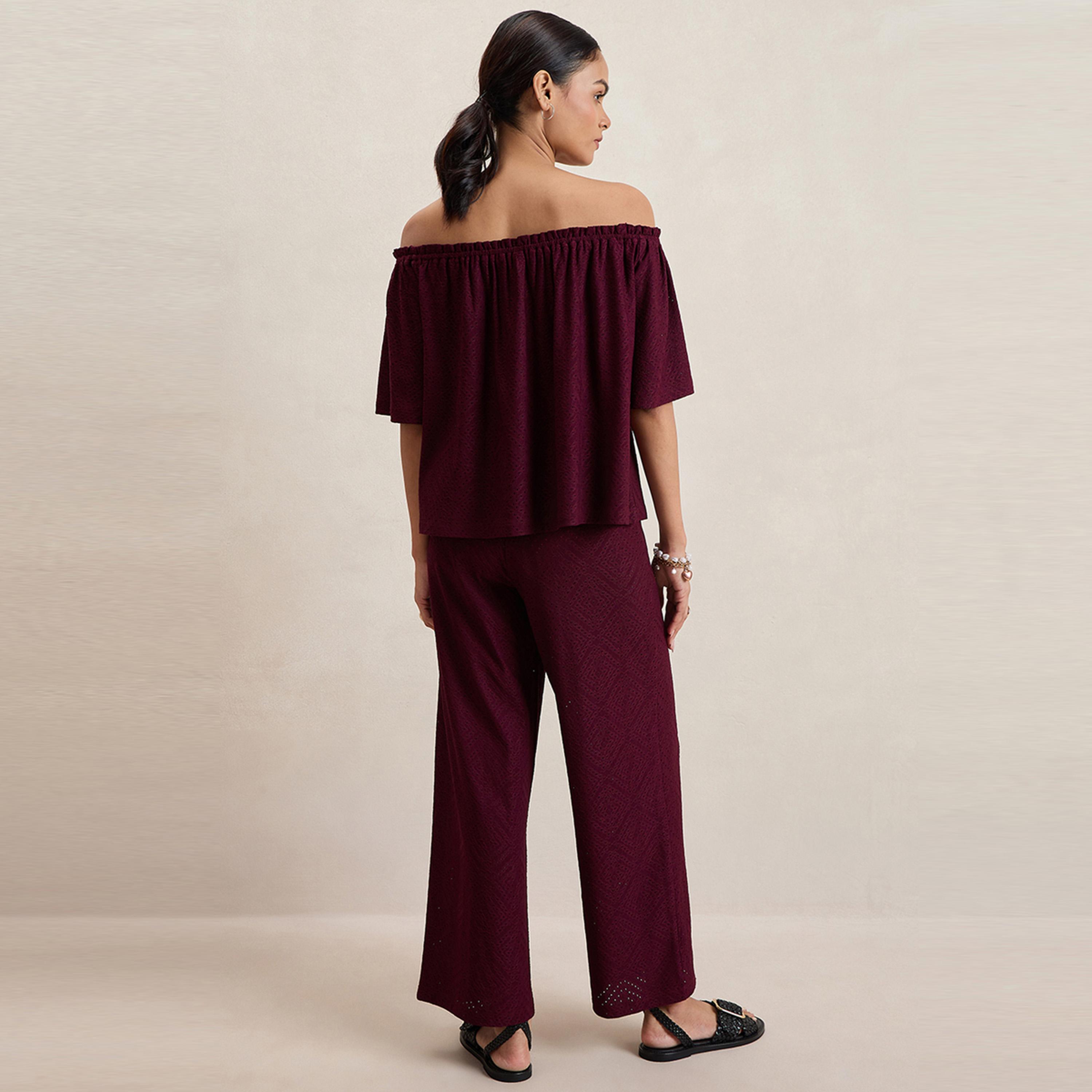 بلوزة شيفلي محبوكة بأكتاف مكشوفة فِميلا × ستايلي-women-clothing-tshirts-image-4