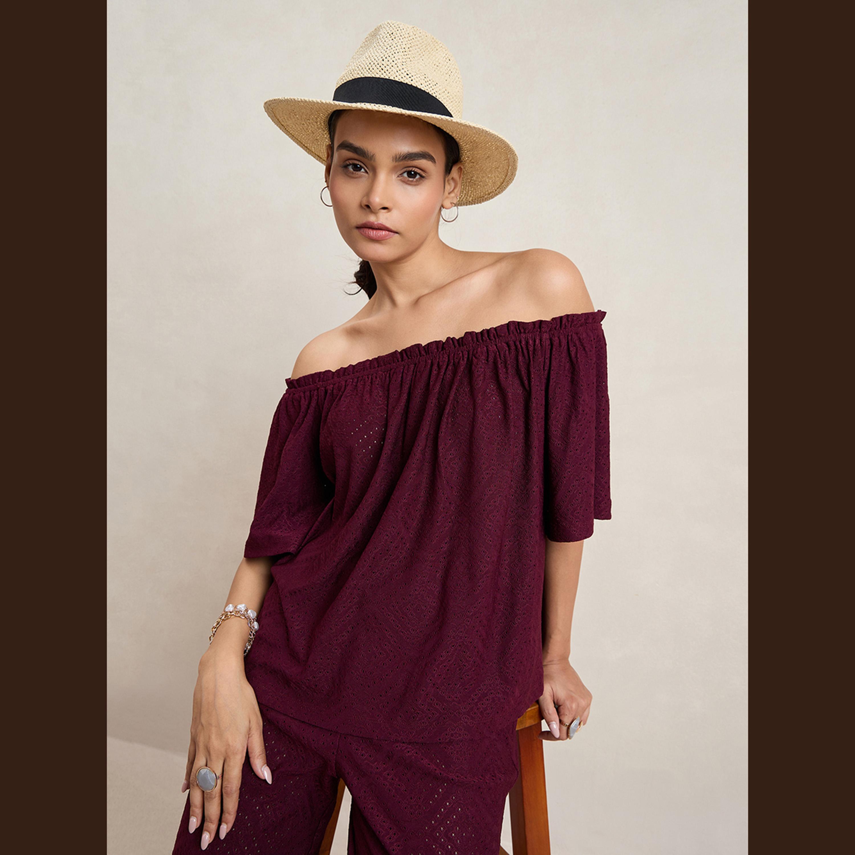 بلوزة شيفلي محبوكة بأكتاف مكشوفة فِميلا × ستايلي-women-clothing-tshirts-image-7