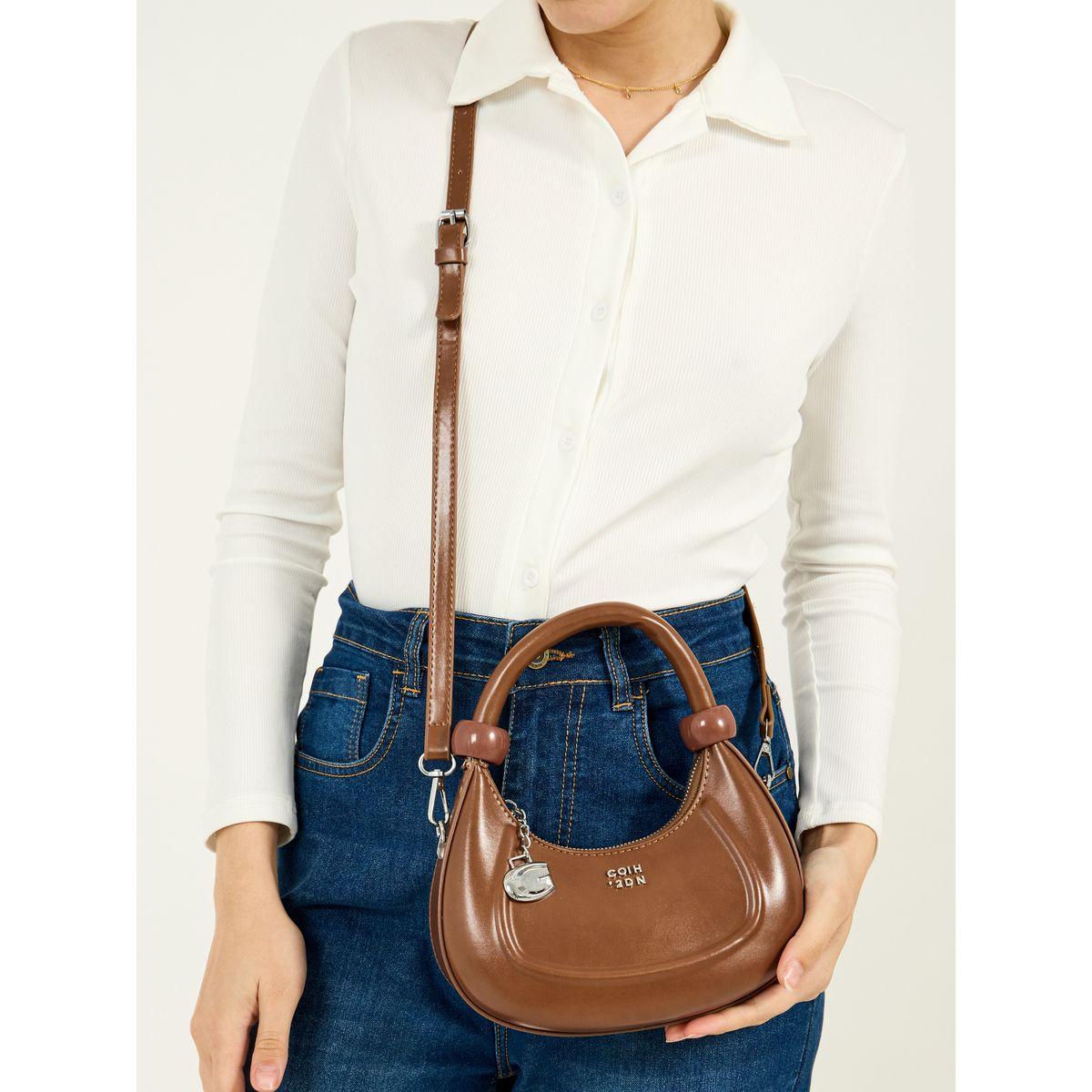 شنطة يد مزينة بشارة معدنية وحمالة قابلة للفصل-women-bagsandwallets-handbags-image-3