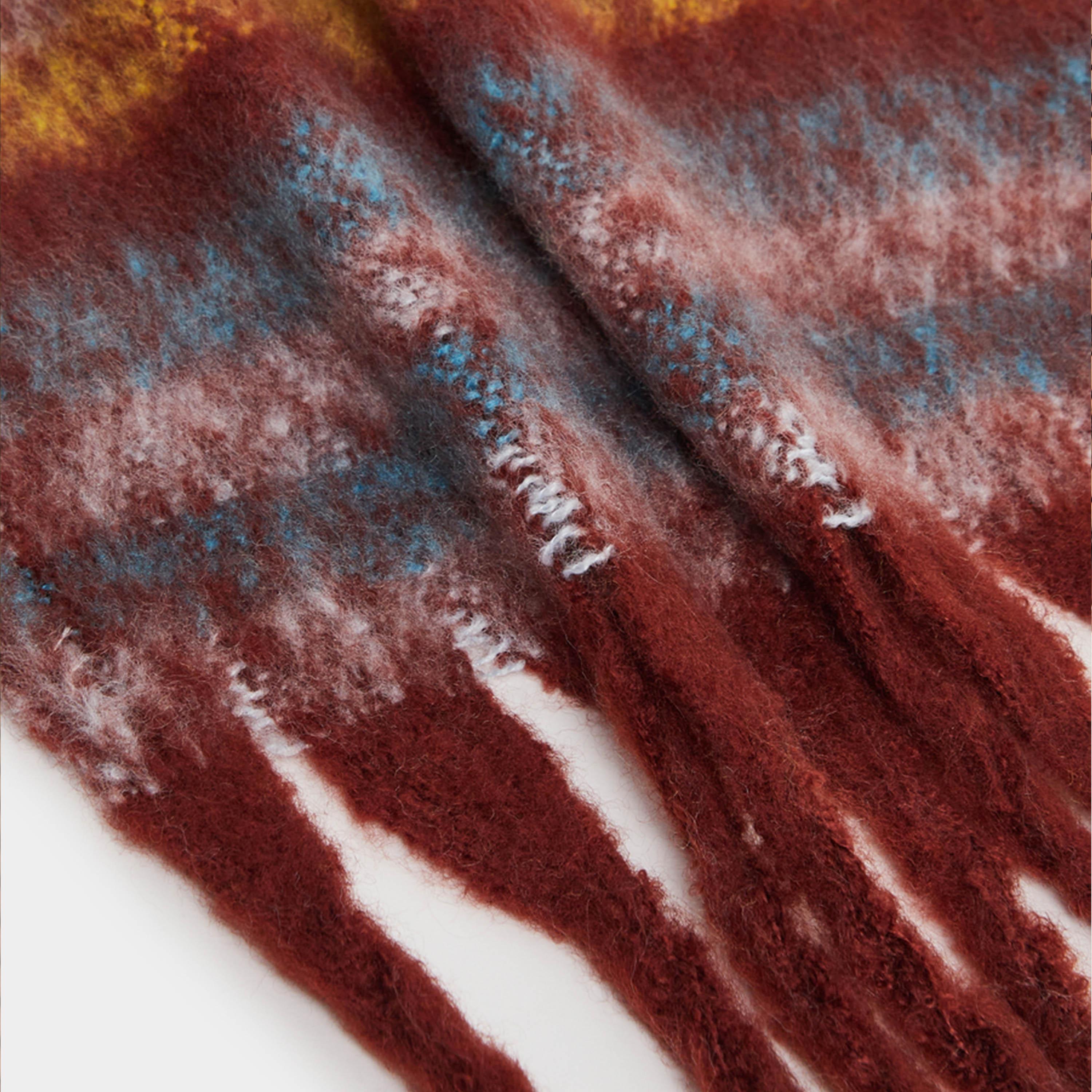 ستايلي - وشاح مخطط مع حافة شراشيب-women-winterwear-scarves-image-2