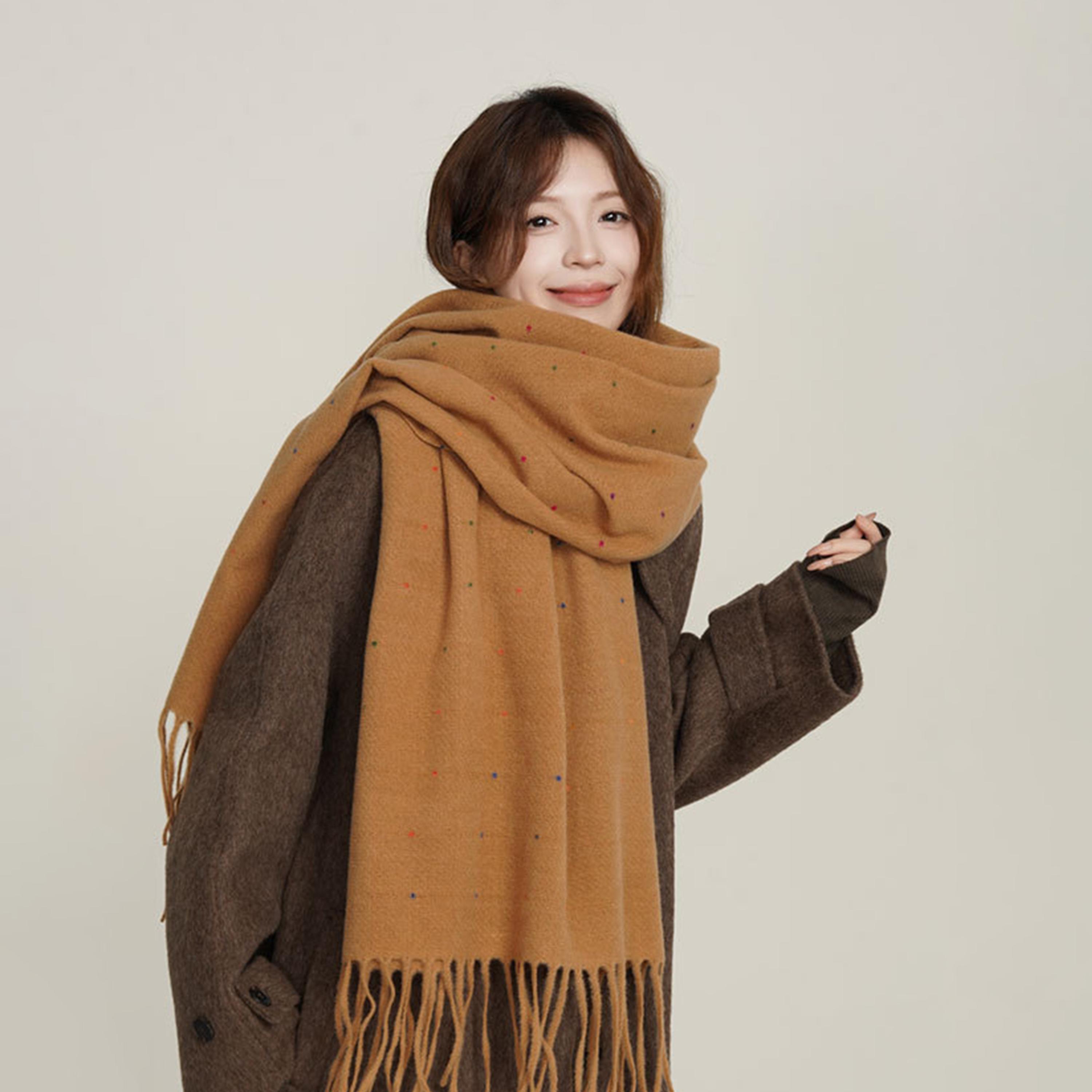 ستايلي - وشاح مطبوع بنقاط مع حافة مزينة بالشراشيب-women-winterwear-scarves-image-3