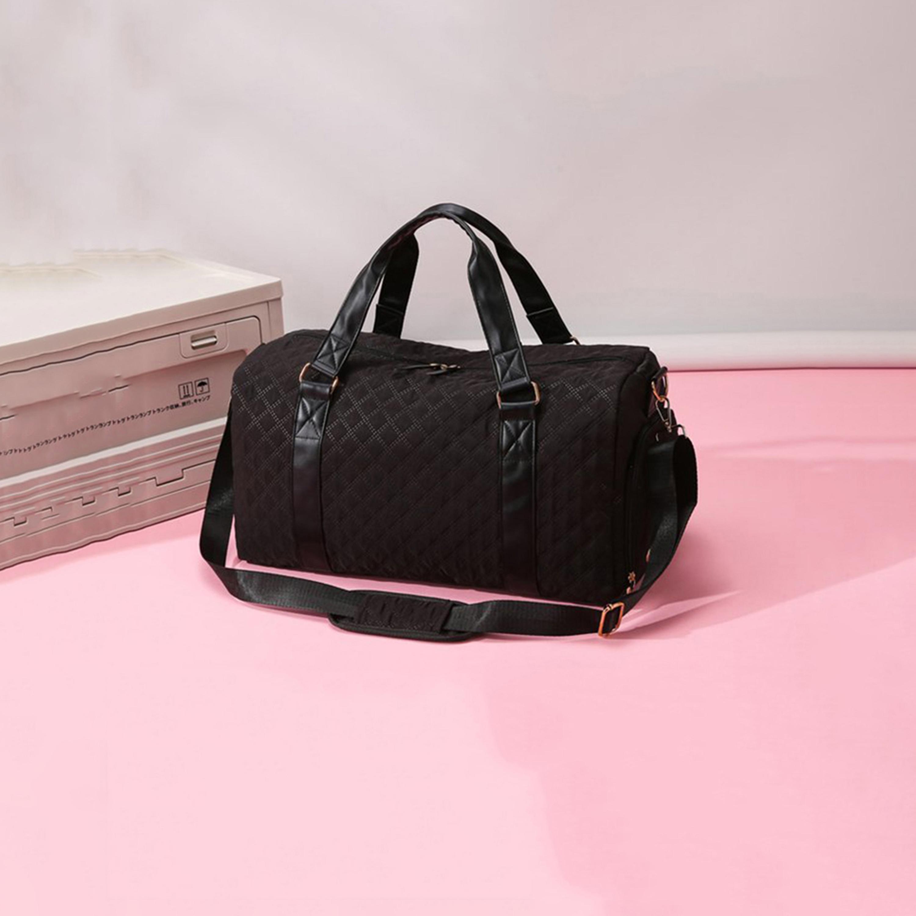 ستايلي - حقيبة رياضية مبطنة بنمط ماسي ومقابض جلدية-women-bagsandwallets-handbags-image-2