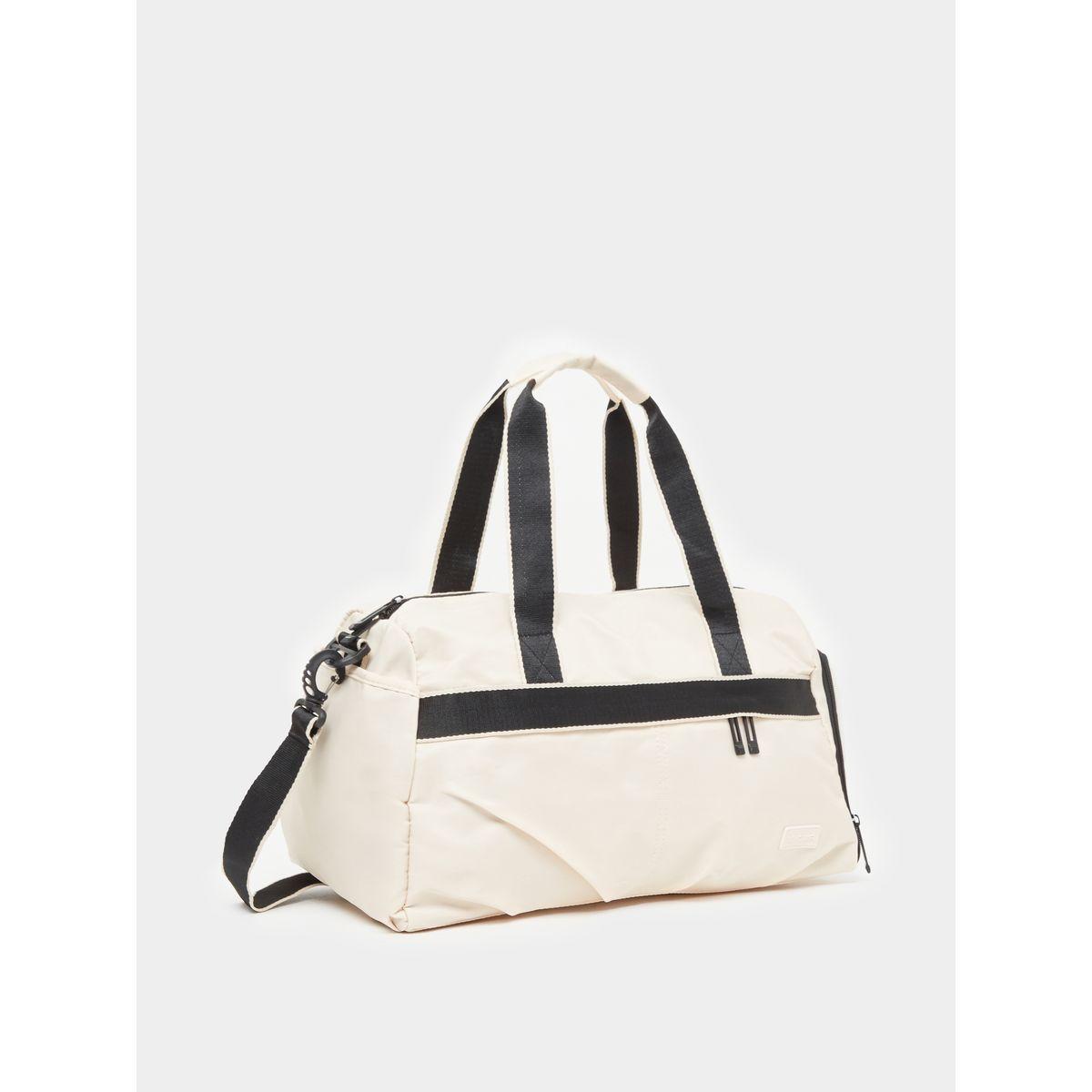 شنطة جيم مزينة بشارة مُرقعة-women-bagsandwallets-handbags-image-1