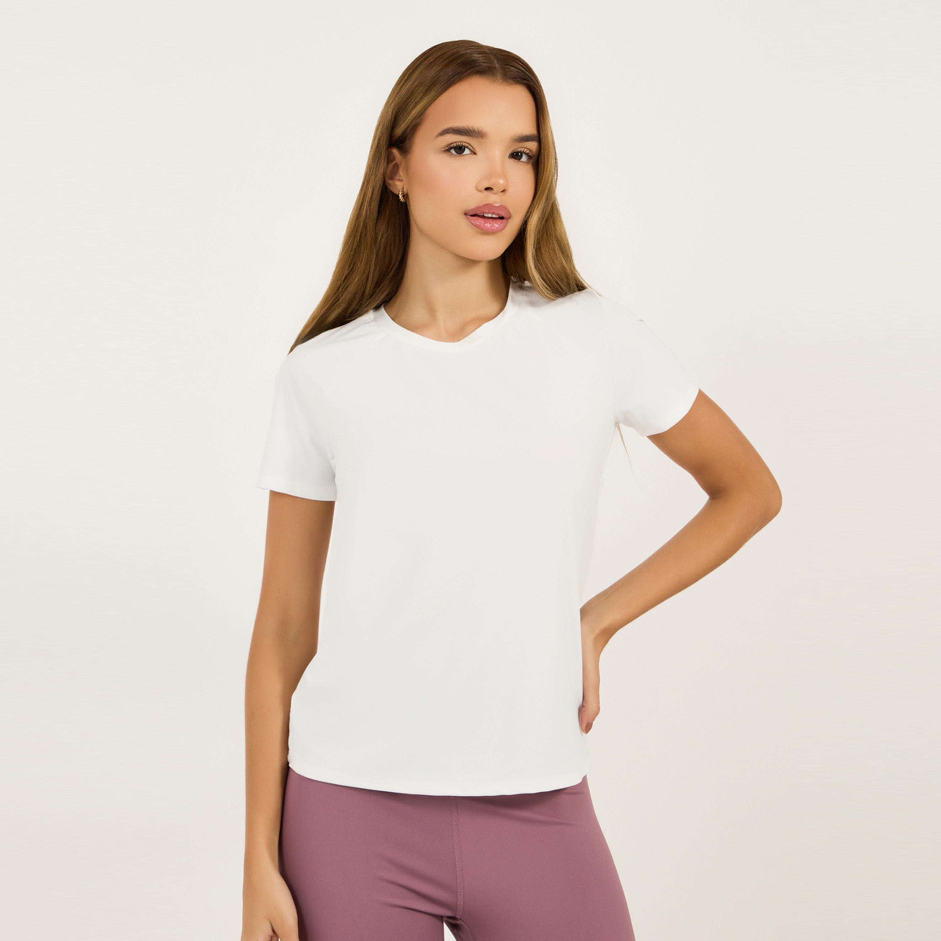 ستايلي - بلوزة رياضية متعددة الأقسام بأكمام قصيرة وشعار عمودي-women-clothing-sportswearandactivewear-tshirtsandvests-image-3