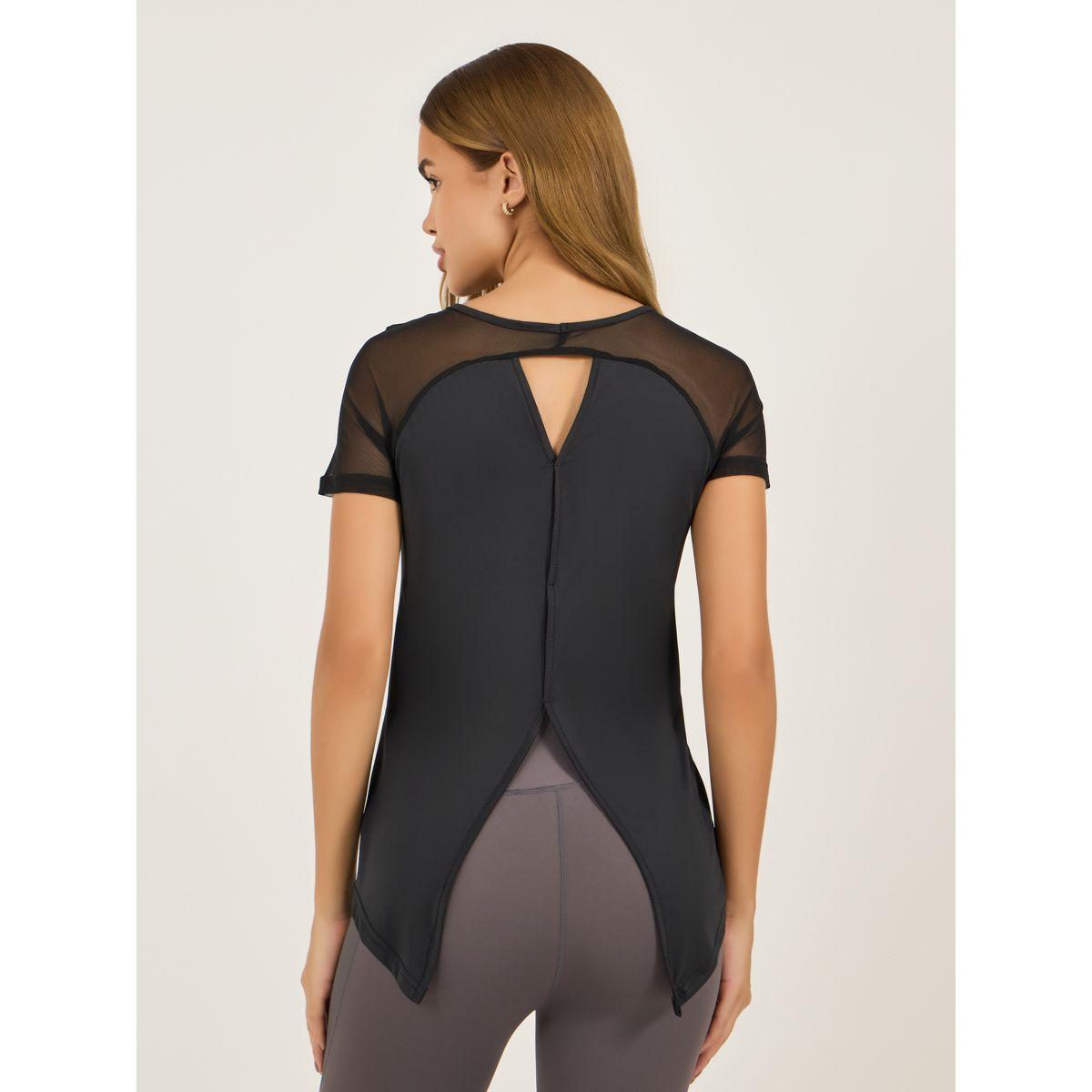 بلوزة بتفاصيل شبكية وحافة بشق مع أكمام قصيرة-women-clothing-sportswearandactivewear-tshirtsandvests-image-5