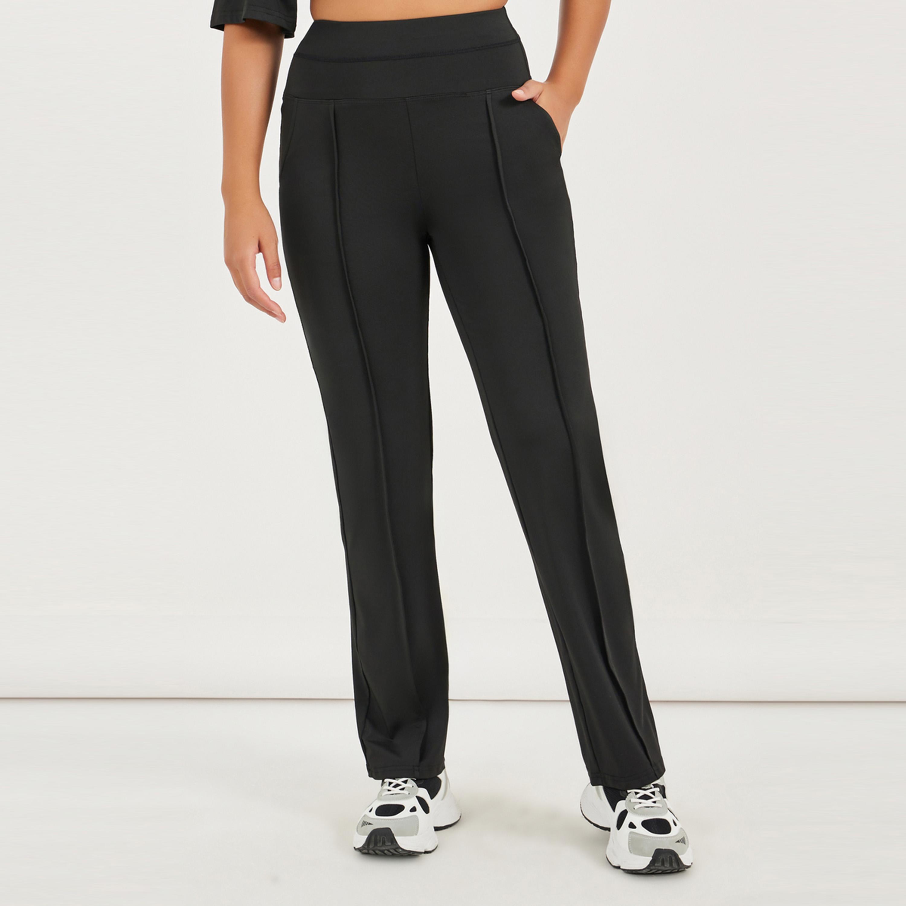ستايلي - طقم رياضي من بلوزة قصيرة بقصة مربعة وأكتاف منسدلة مع بنطال مستقيم-women-clothing-sportswearandactivewear-trackpantsandtracksuits-image-4