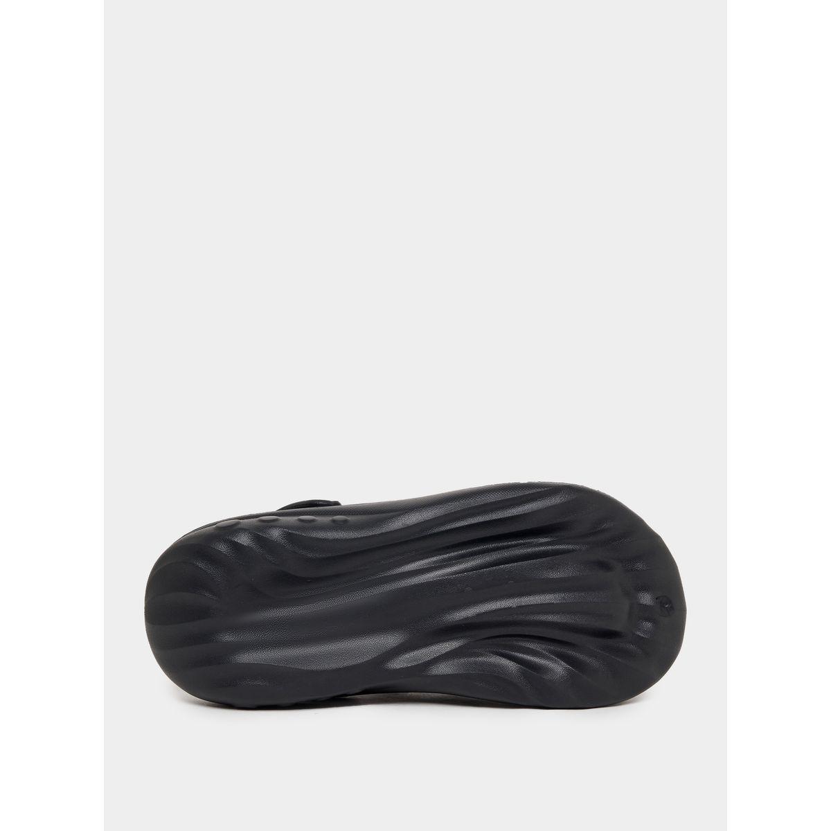 شبشب كلوغز سهل الارتداء ومزين بفتحات-men-shoes-flipflopsandslides-image-6