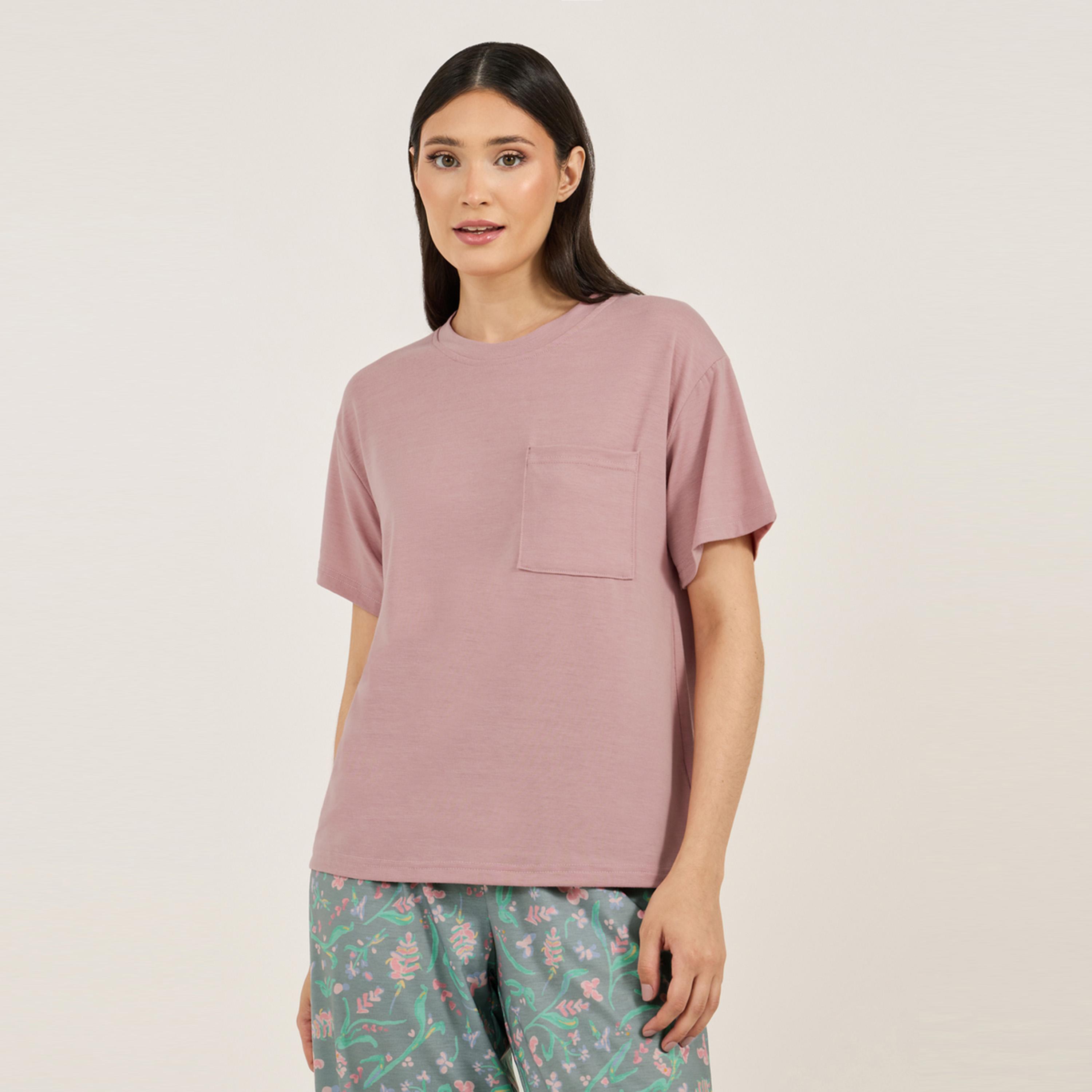 ستايلي - طقم بلوزة بأكتاف منسدلة وياقة دائرية وجيب صدر مع بنطال بيجامة مورد أنوايند-women-clothing-nightwear-pyjamas-longsets-image-2
