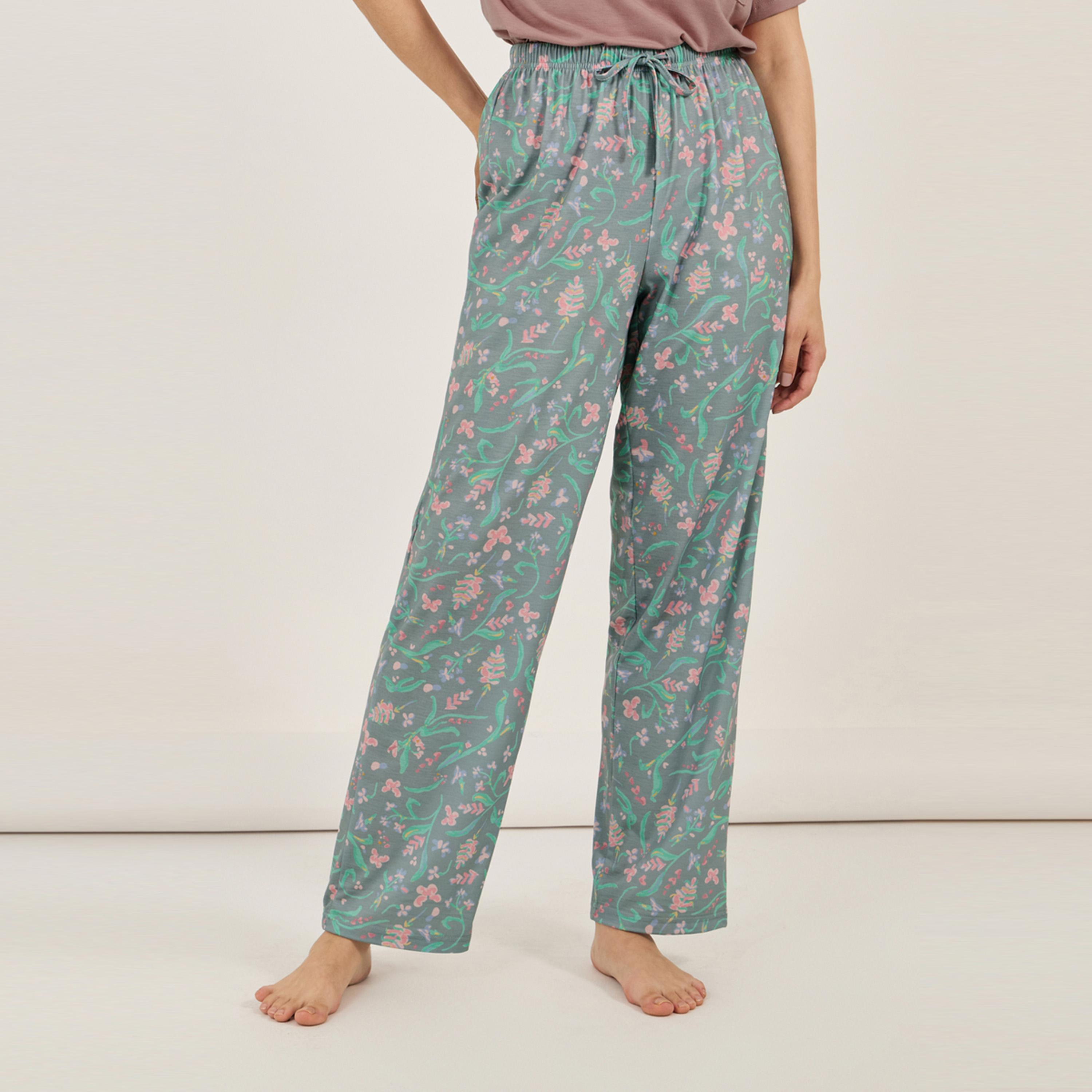 ستايلي - طقم بلوزة بأكتاف منسدلة وياقة دائرية وجيب صدر مع بنطال بيجامة مورد أنوايند-women-clothing-nightwear-pyjamas-longsets-image-5