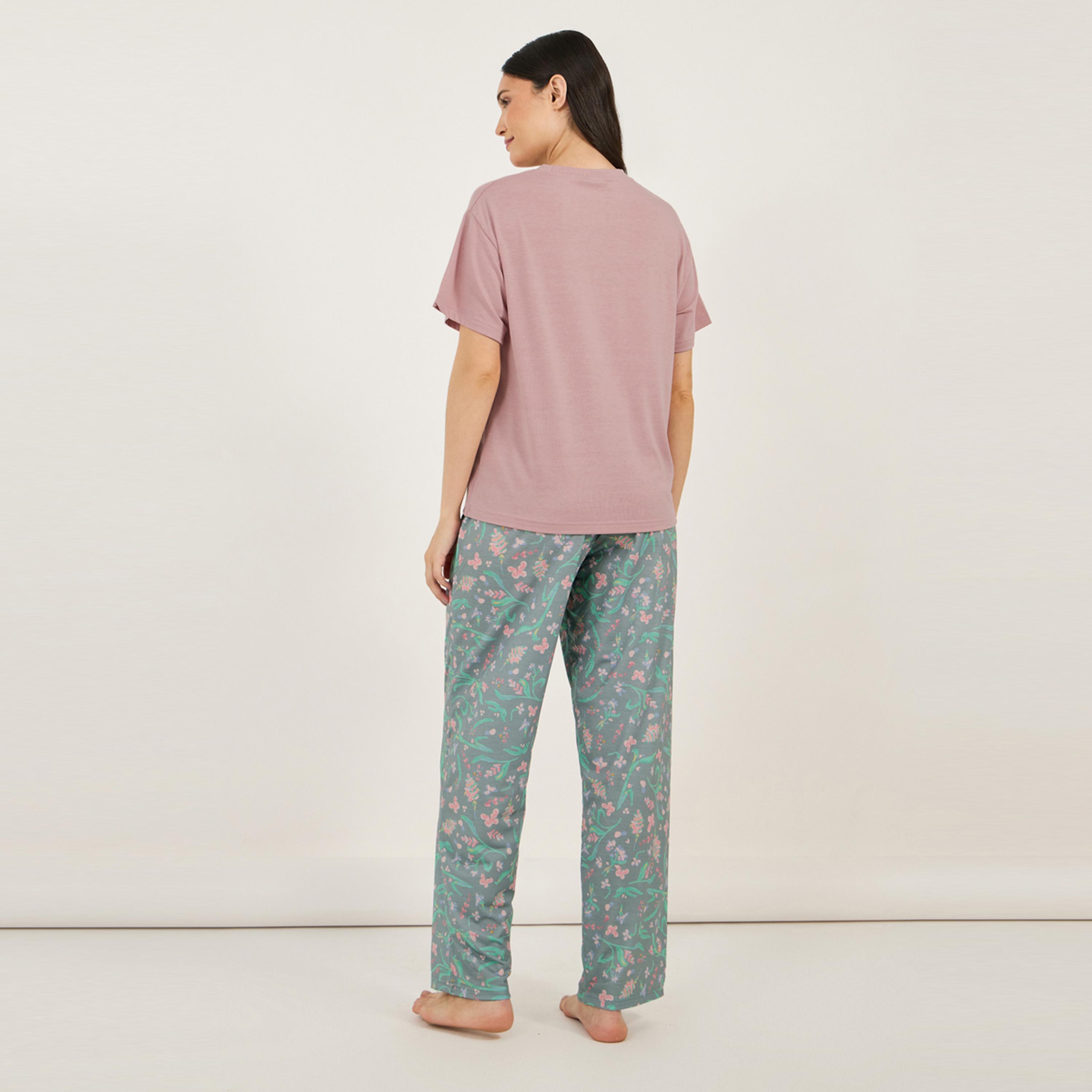 ستايلي - طقم بلوزة بأكتاف منسدلة وياقة دائرية وجيب صدر مع بنطال بيجامة مورد أنوايند-women-clothing-nightwear-pyjamas-longsets-image-6