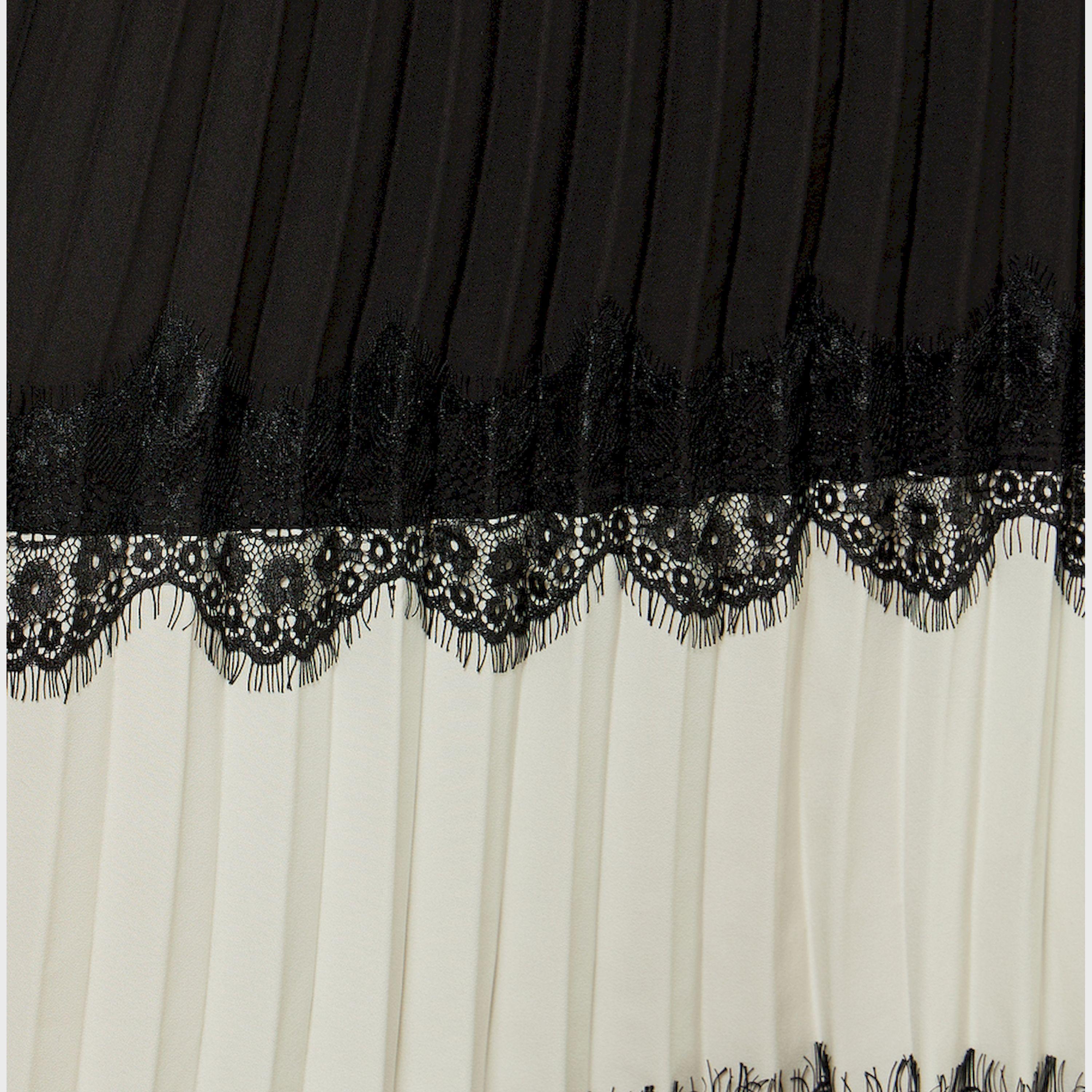 Styli Color Block Pleated A-Line Midi Skirt With Lace Trim-women-clothing-bottoms-skirts-image-3