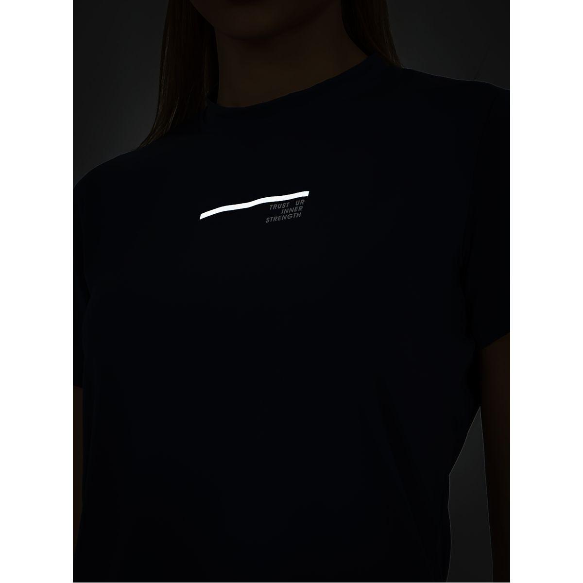 Styli Active Textured Chest Slogan Reflective Detail Short Sleeves Top-men-clothing-sportswearandactivewear-tshirtsandpolos-image-6