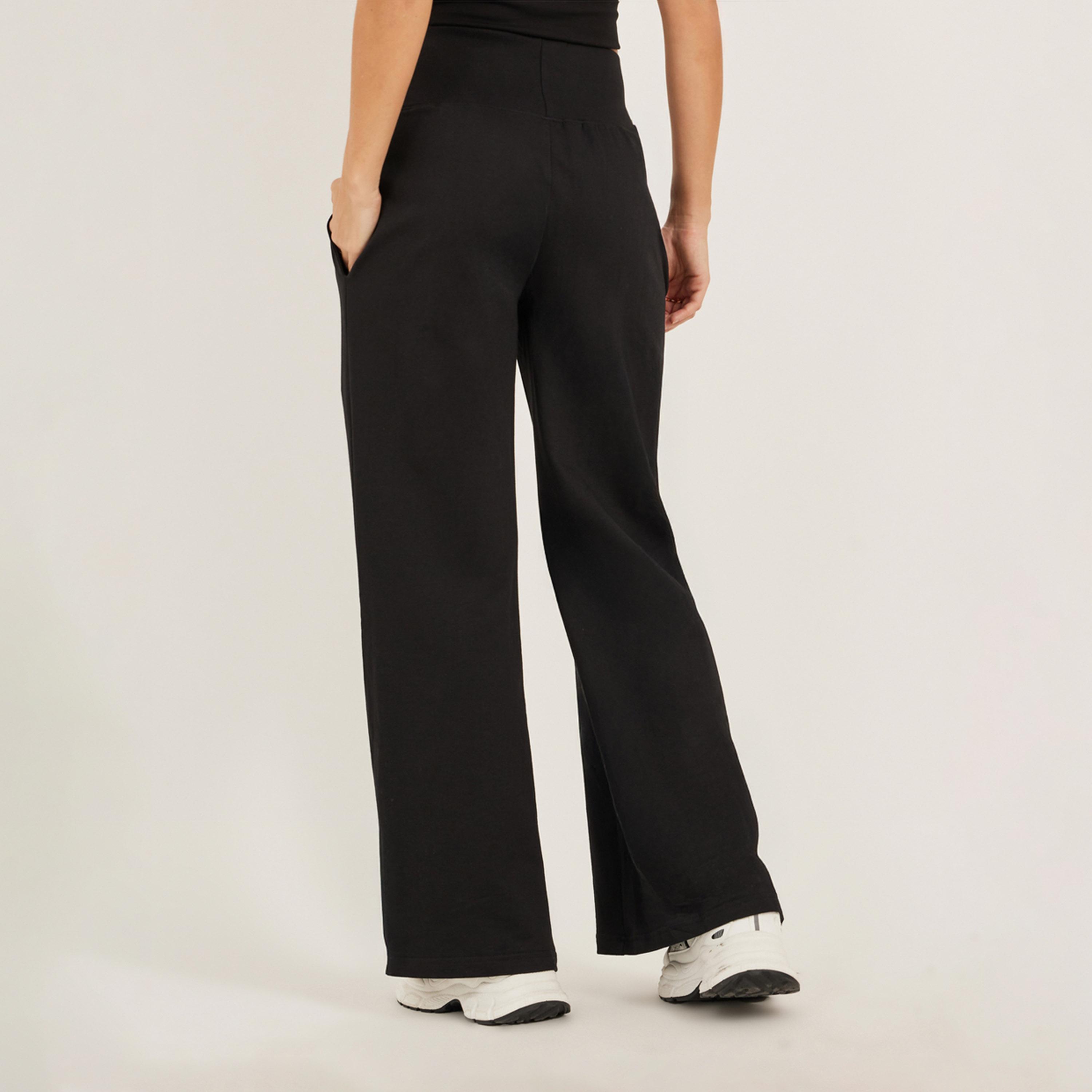 ستايلي - بنطال رياضي واسع الساق بتفاصيل شارة مع شق جانبي-women-clothing-bottoms-joggers-image-5