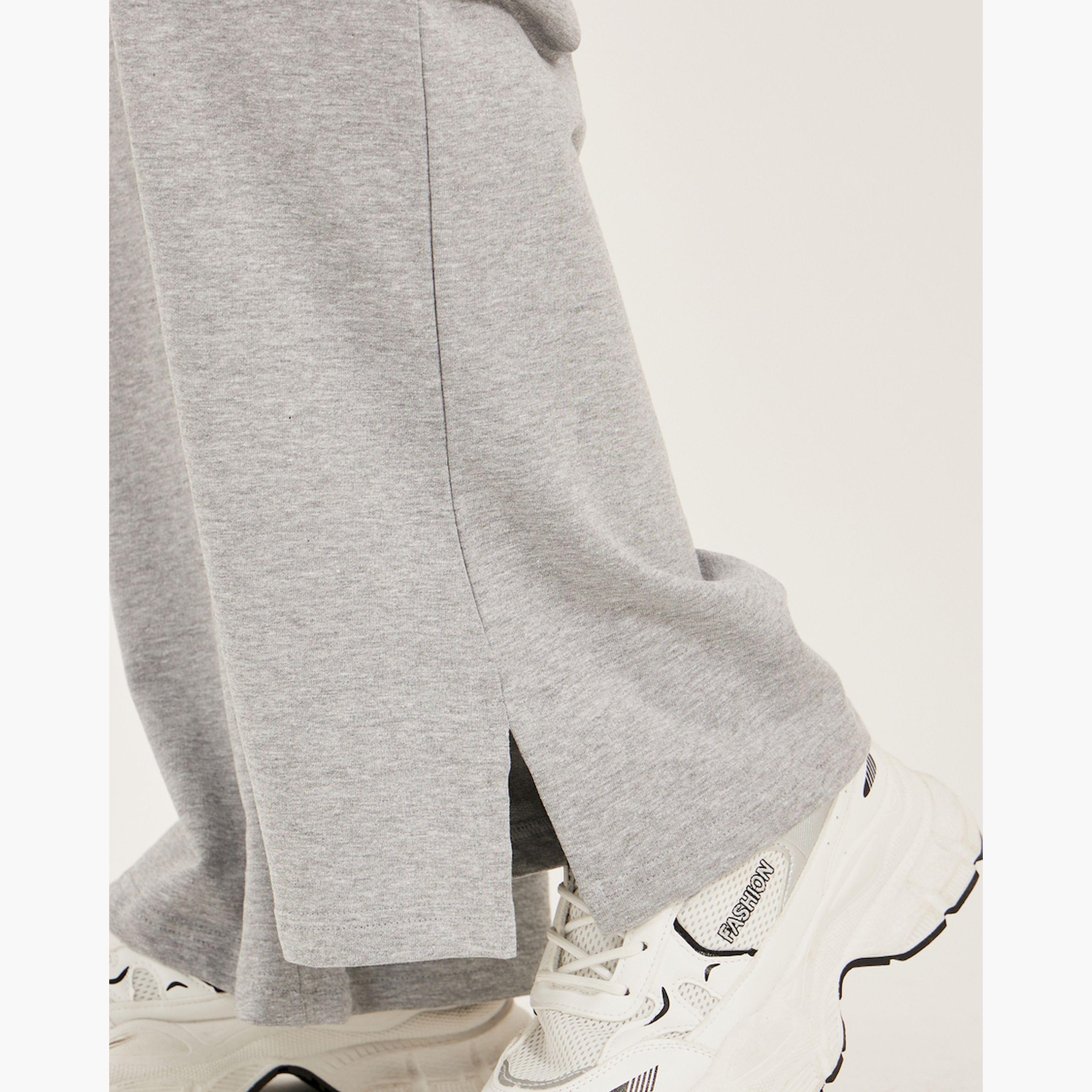 ستايلي - بنطال رياضي واسع الساق بتفاصيل شارة مع شق جانبي-women-clothing-bottoms-joggers-image-4