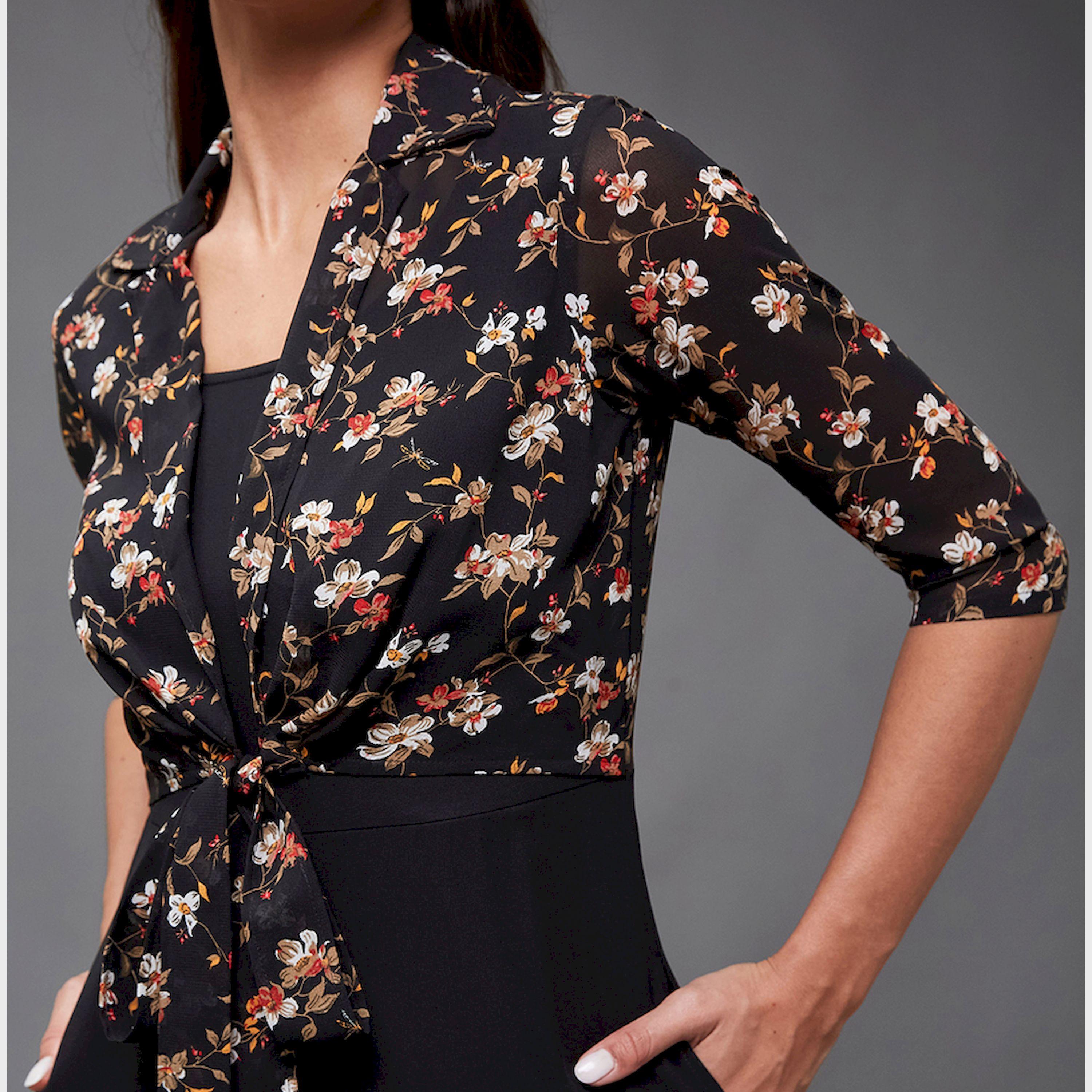 ستايلي - جمبسوت بطبعات الأزهار ورقبة دائرية وساقين واسعتين مع ربطة-women-clothing-jumpsuits-image-4