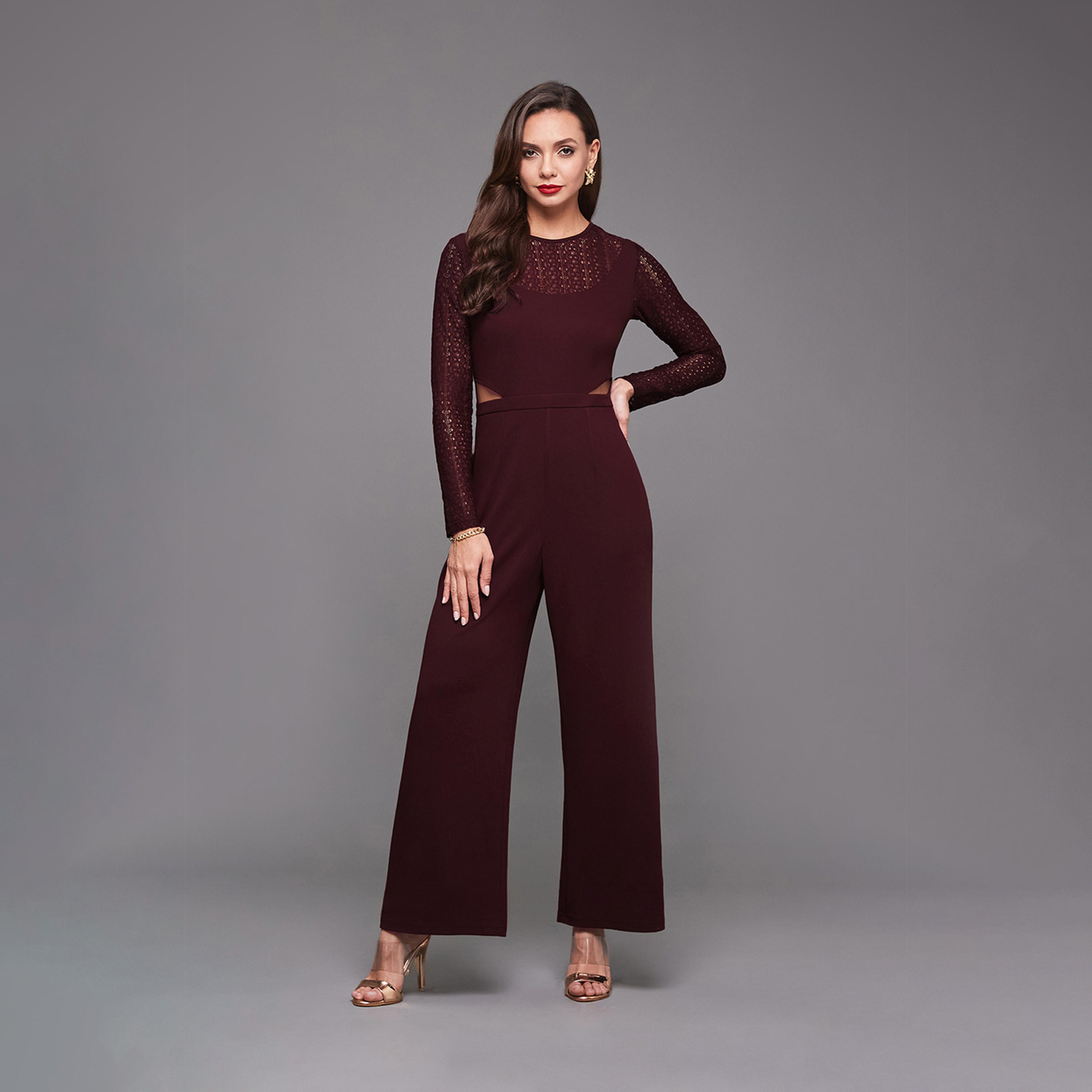ستايلي - جمبسوت برقبة مستديرة وساقين واسعتين مع تفاصيل مقصوصة ودانتيل-women-clothing-jumpsuits-image-6