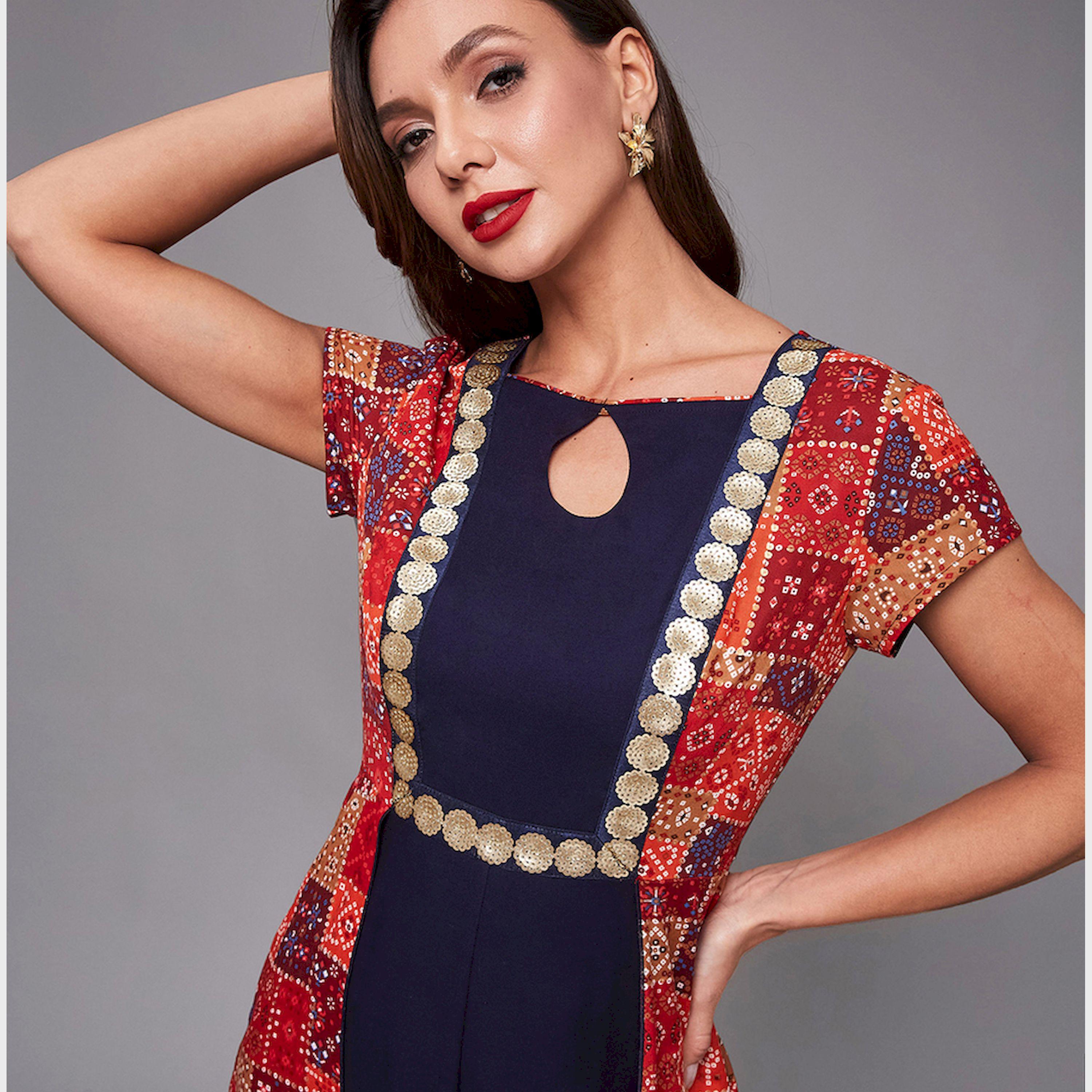 ستايلي - جمبسوت بقصة واسعة وقبة على شكل فتحة وطباعة بوهيمية-women-clothing-jumpsuits-image-2