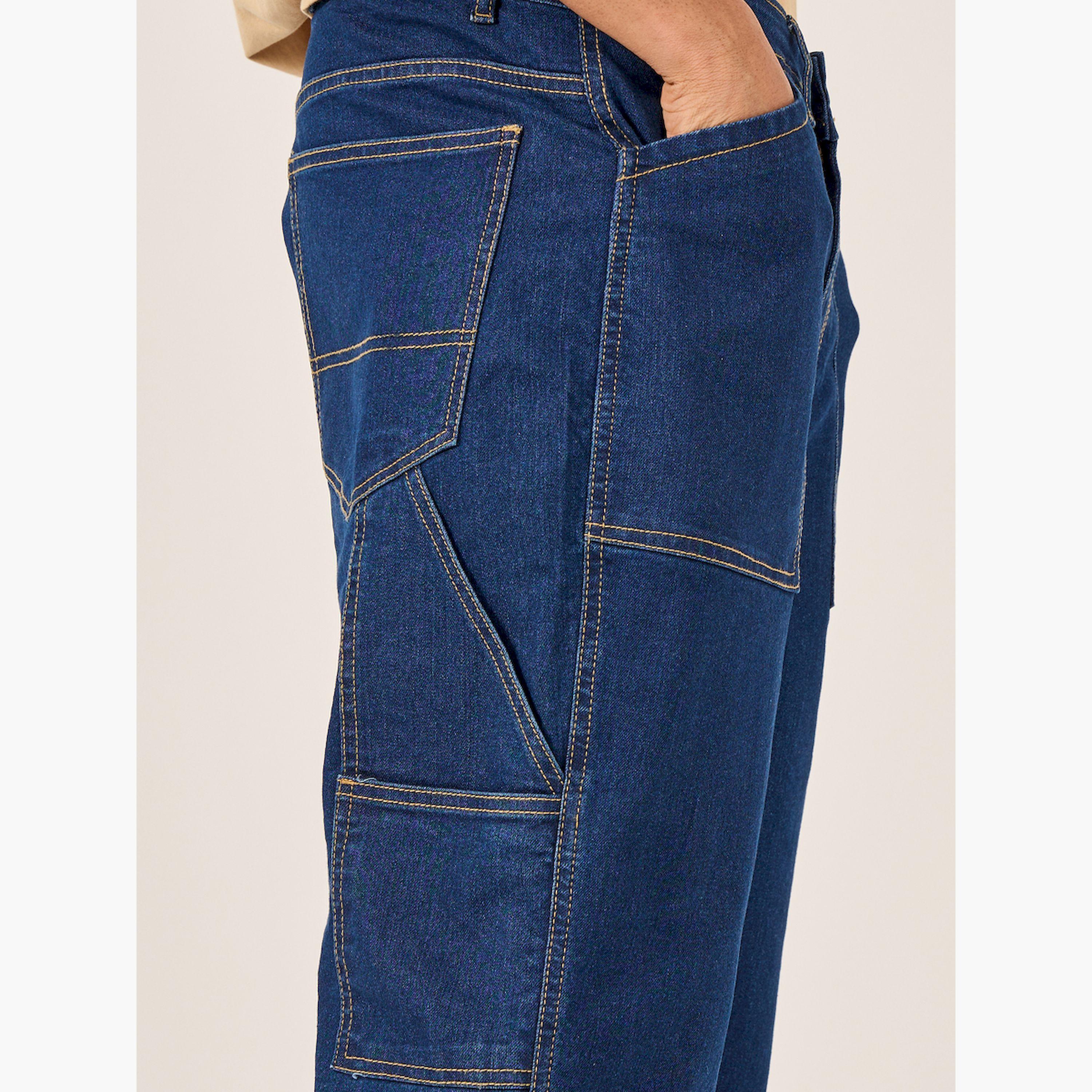 ستايلي - بنطال جينز بخصر متوسط الارتفاع وقصّة مريحة مع تفاصيل خياطة متباينة-men-clothing-bottoms-jeans-image-4