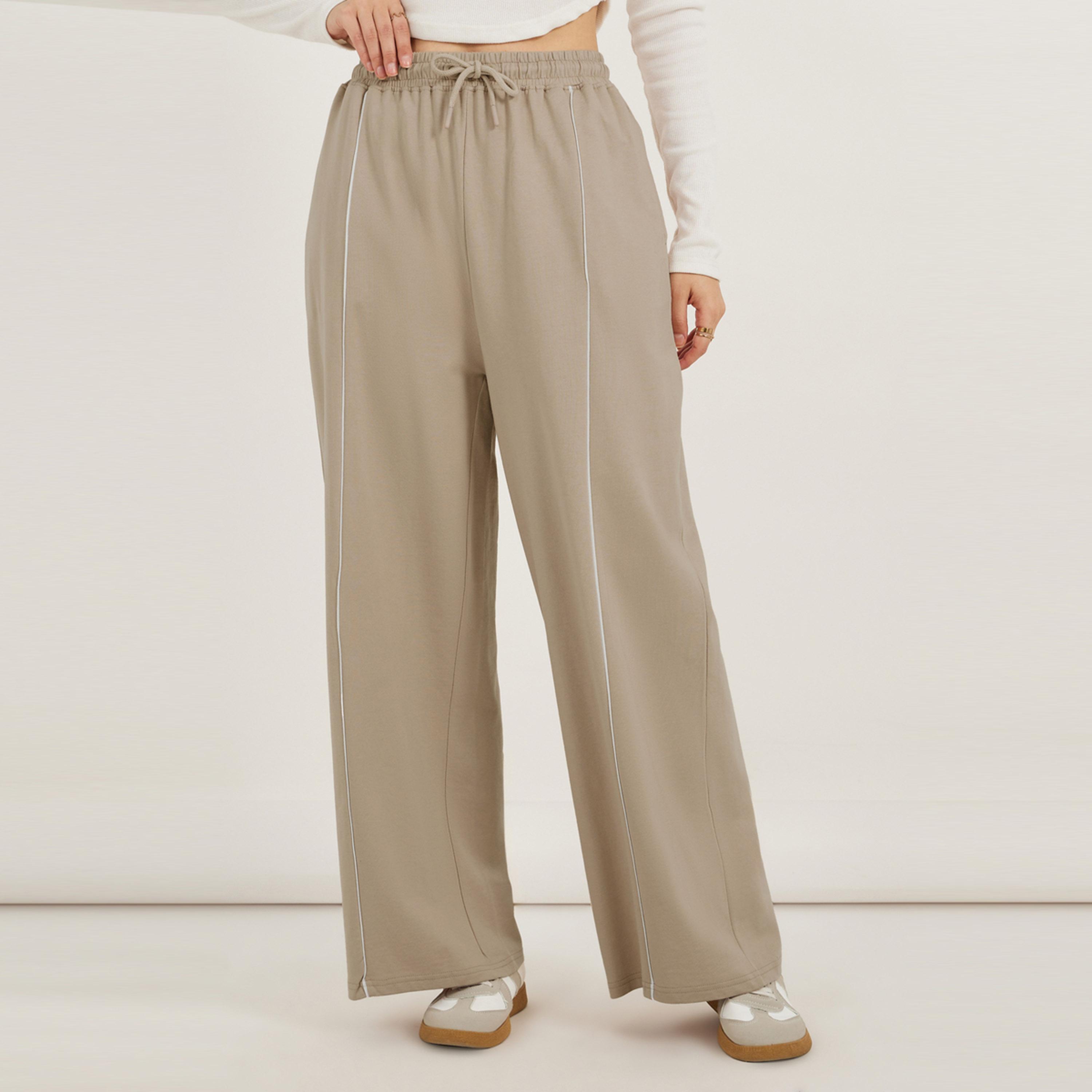 ستايلي - بنطال رياضي واسع الساق برباط مع تفاصيل كسرة-women-clothing-bottoms-joggers-image-2